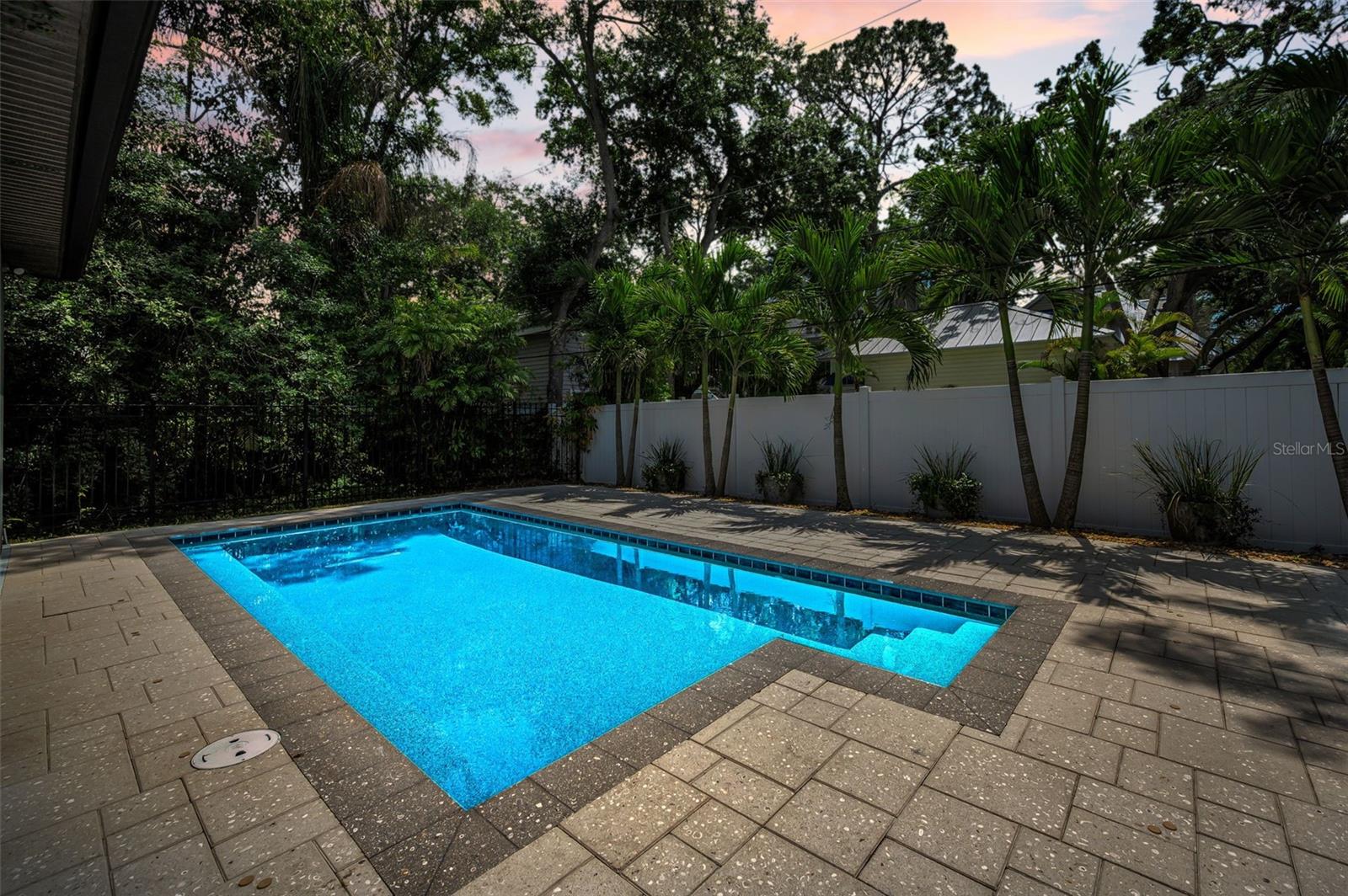 Listing photo id 41 for 404 Marshall Street