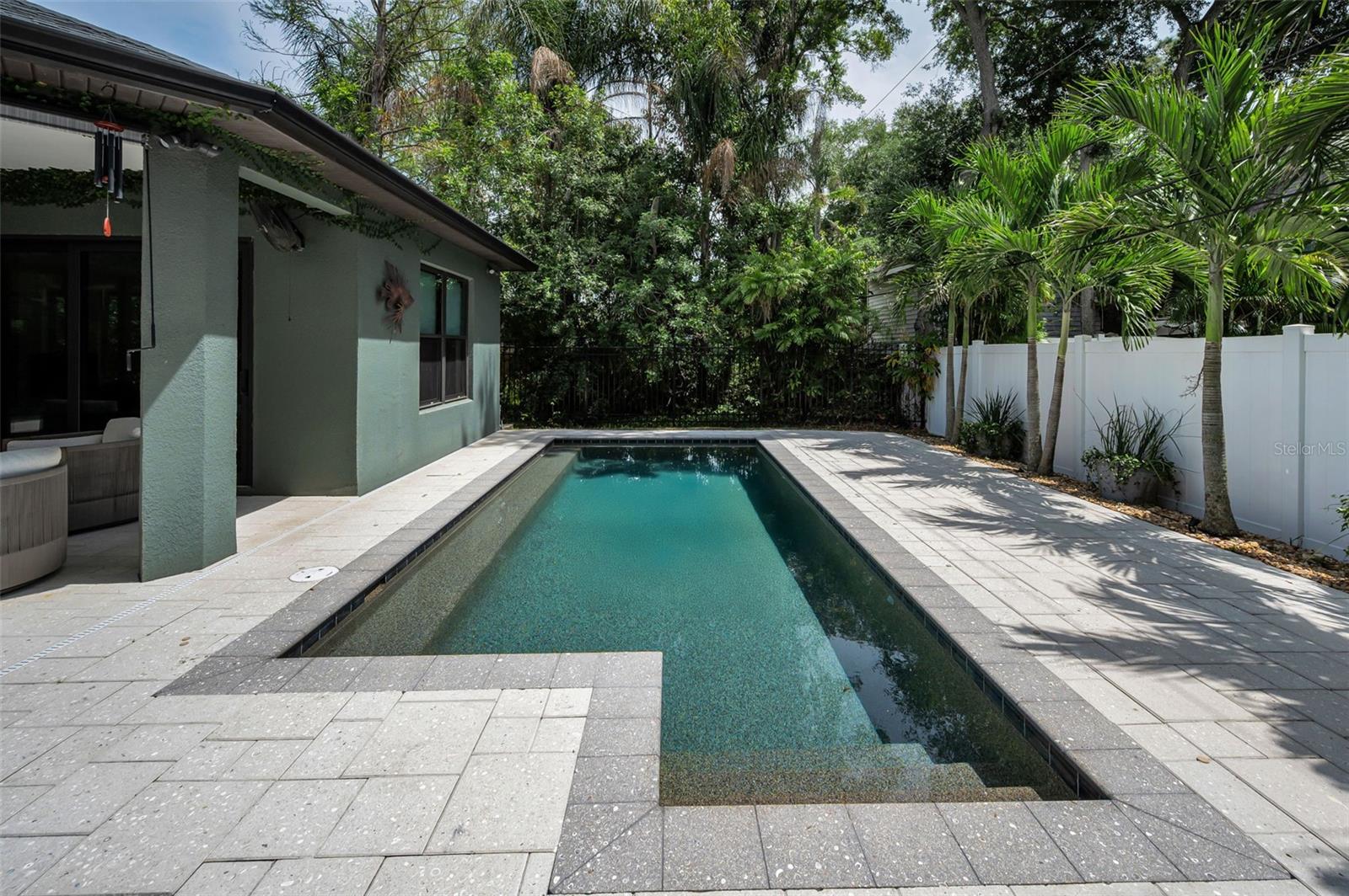 Listing photo id 43 for 404 Marshall Street