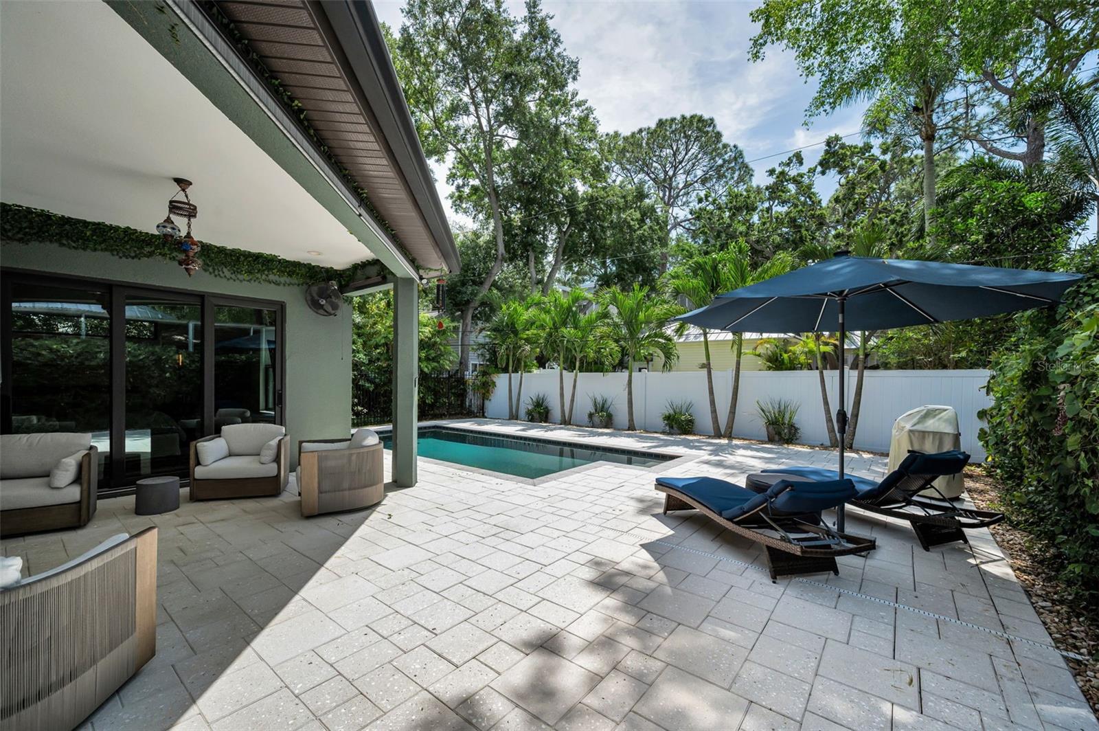 Listing photo id 45 for 404 Marshall Street