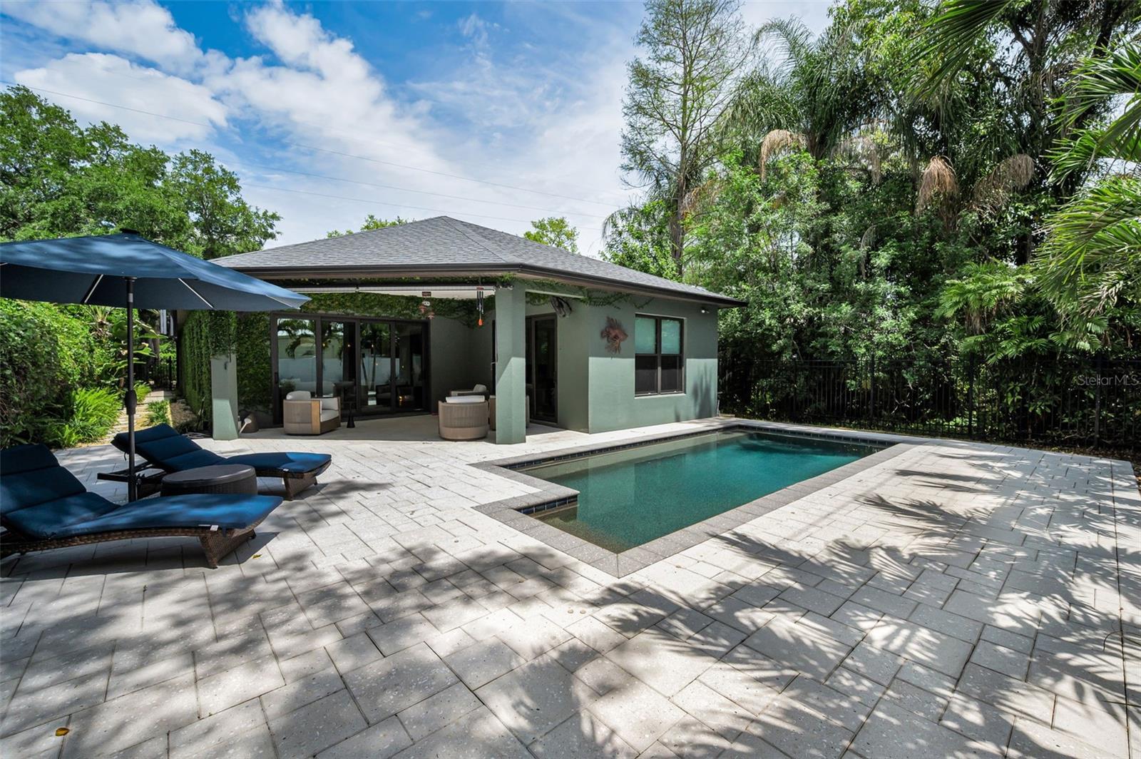 Listing photo id 46 for 404 Marshall Street