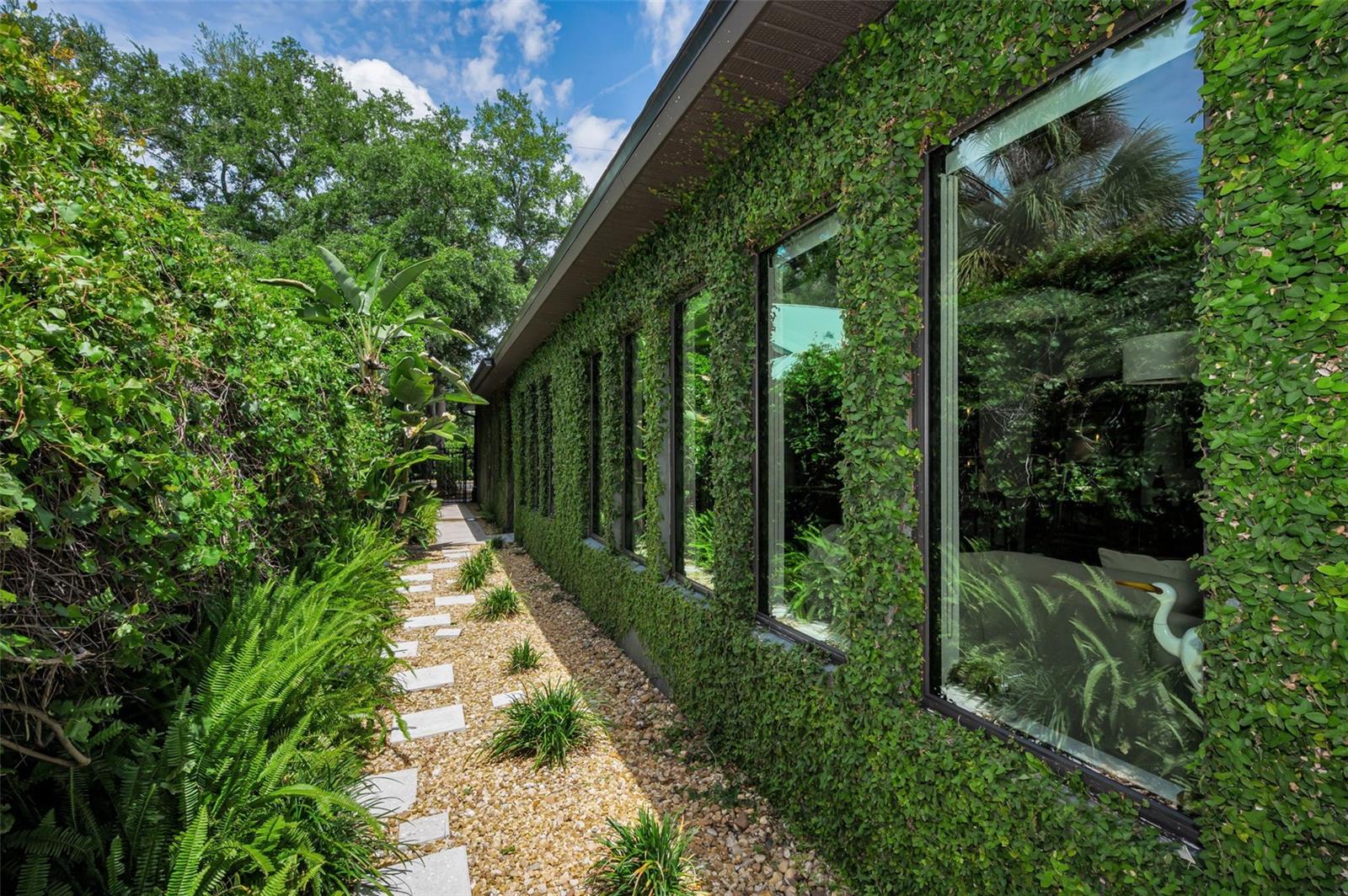 Listing photo id 47 for 404 Marshall Street