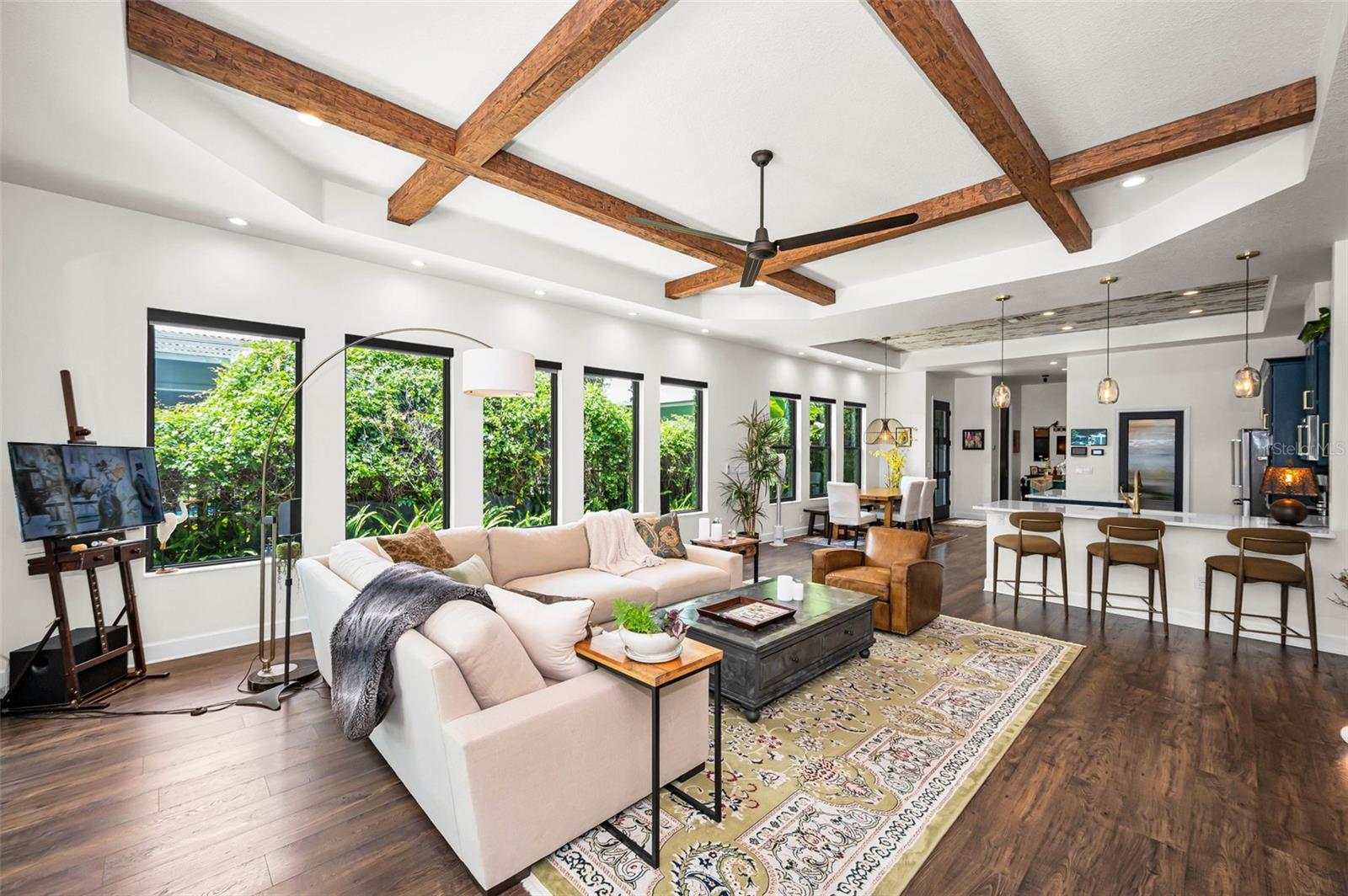 Listing photo id 3 for 404 Marshall Street