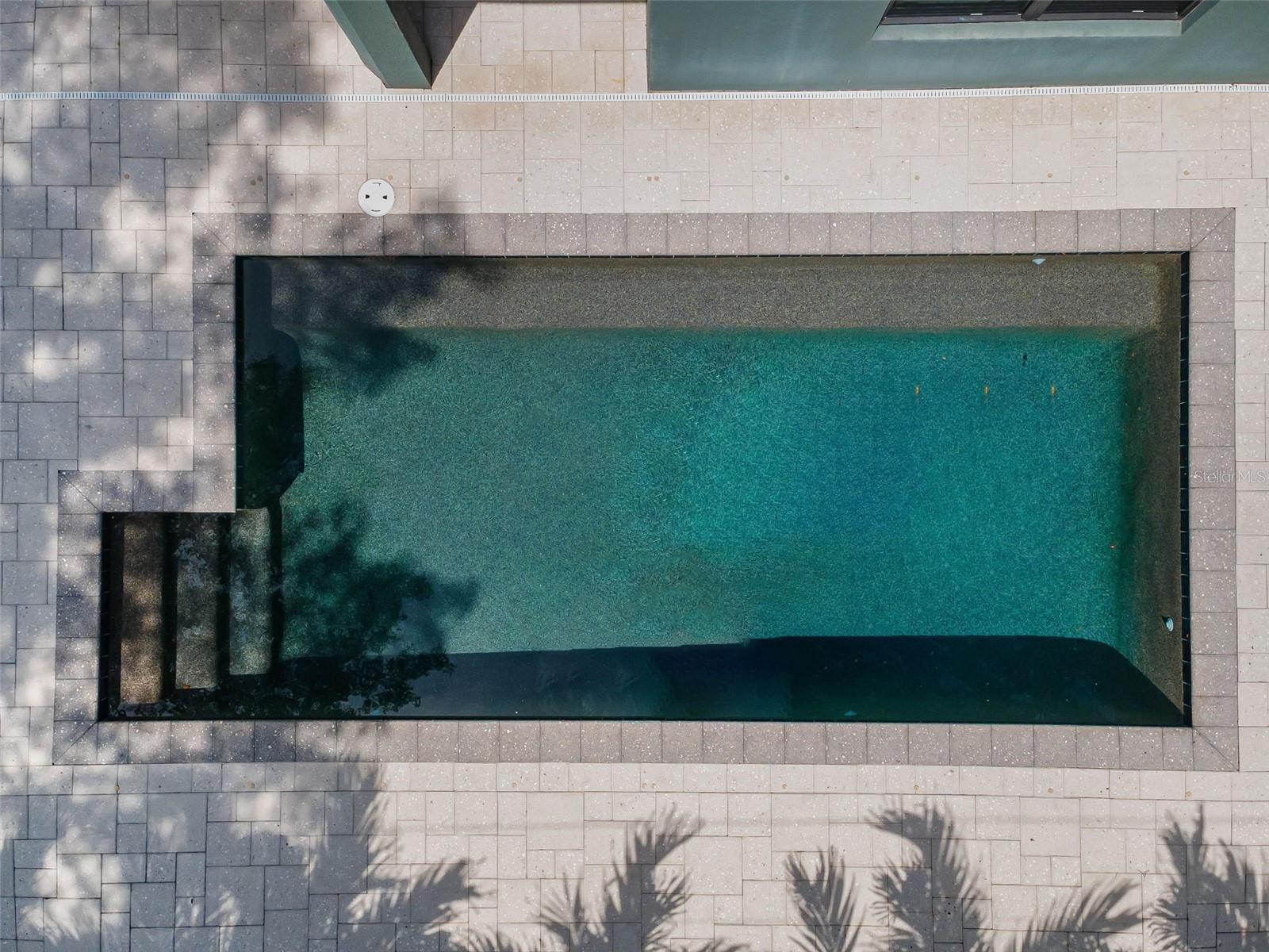 Listing photo id 57 for 404 Marshall Street