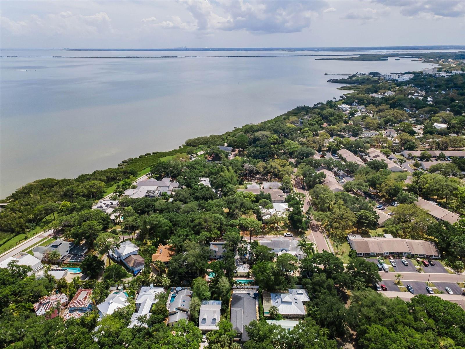 Listing photo id 60 for 404 Marshall Street