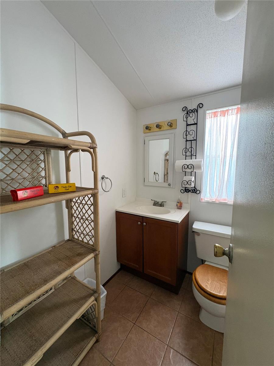 Image 4 of 12 For 21027 Lazy Days Circle