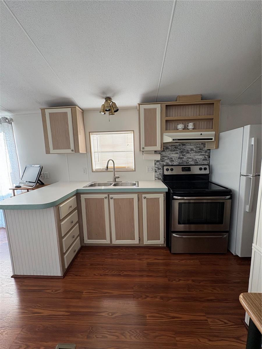 Image 5 of 12 For 21027 Lazy Days Circle