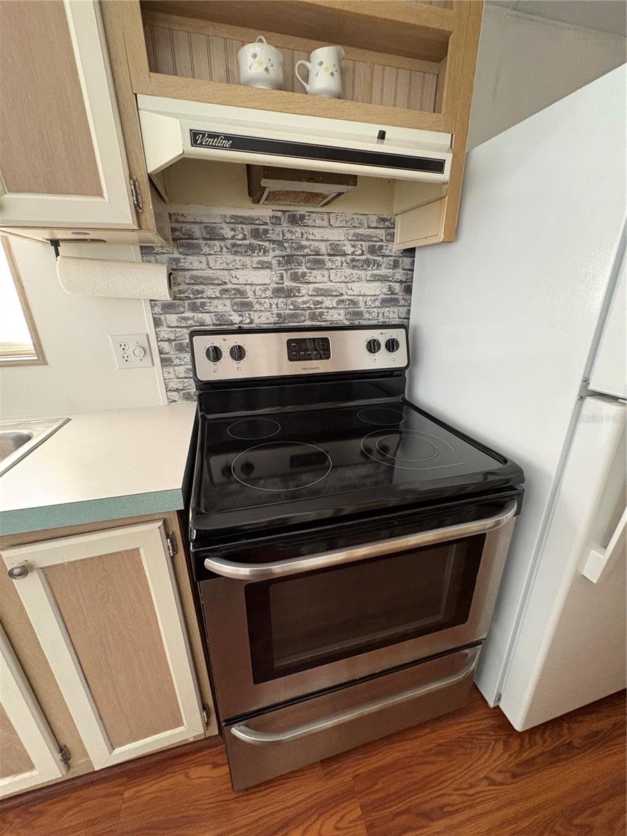 Image 6 of 12 For 21027 Lazy Days Circle