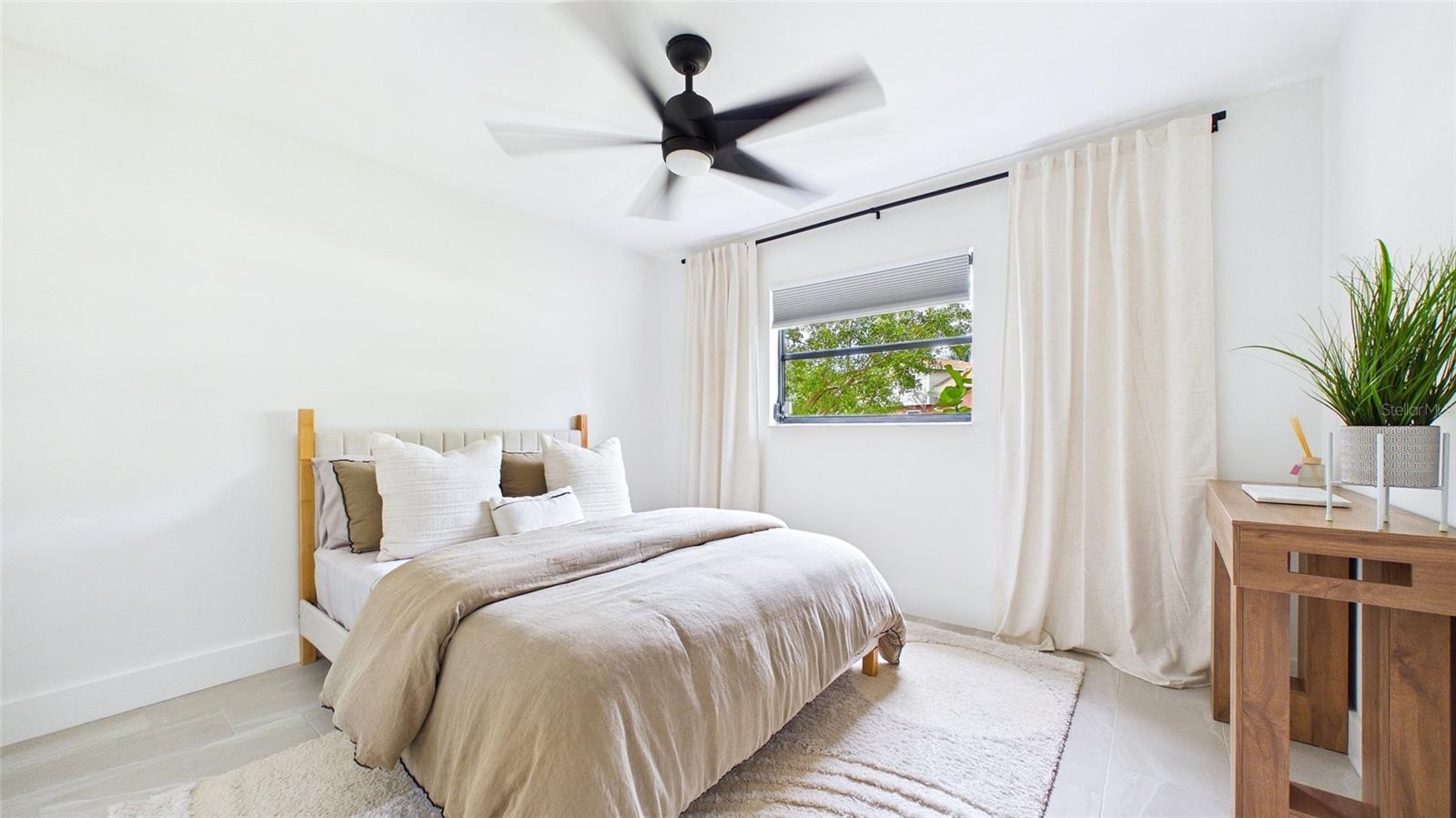 Image 17 of 42 For 1920 New Hampshire Avenue Ne