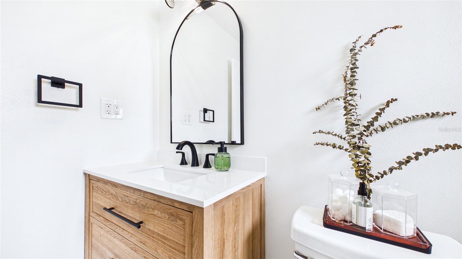 Image 21 of 42 For 1920 New Hampshire Avenue Ne