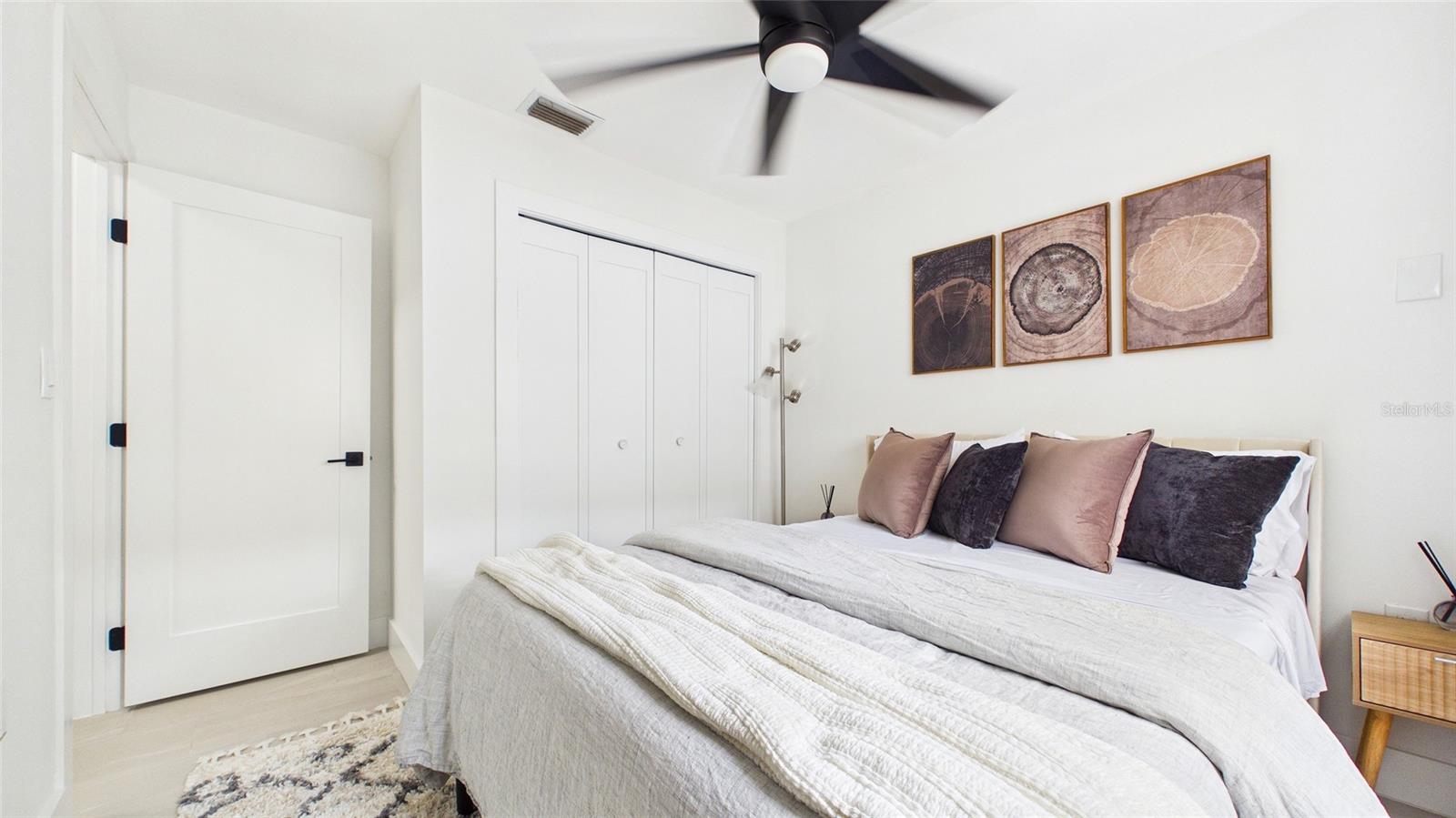 Image 26 of 42 For 1920 New Hampshire Avenue Ne