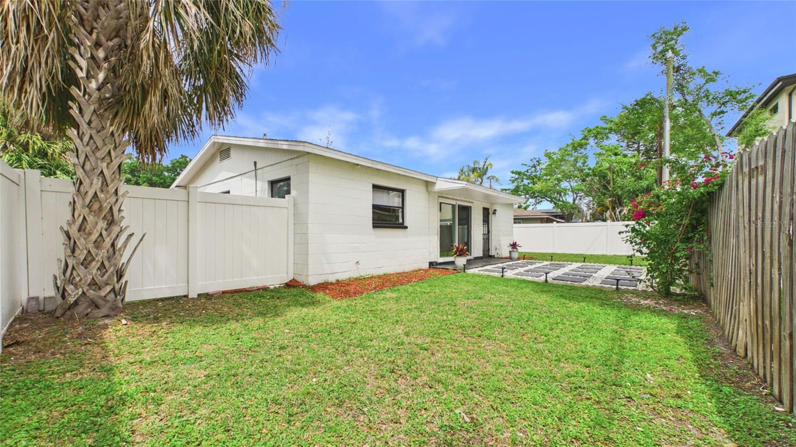 Image 35 of 42 For 1920 New Hampshire Avenue Ne