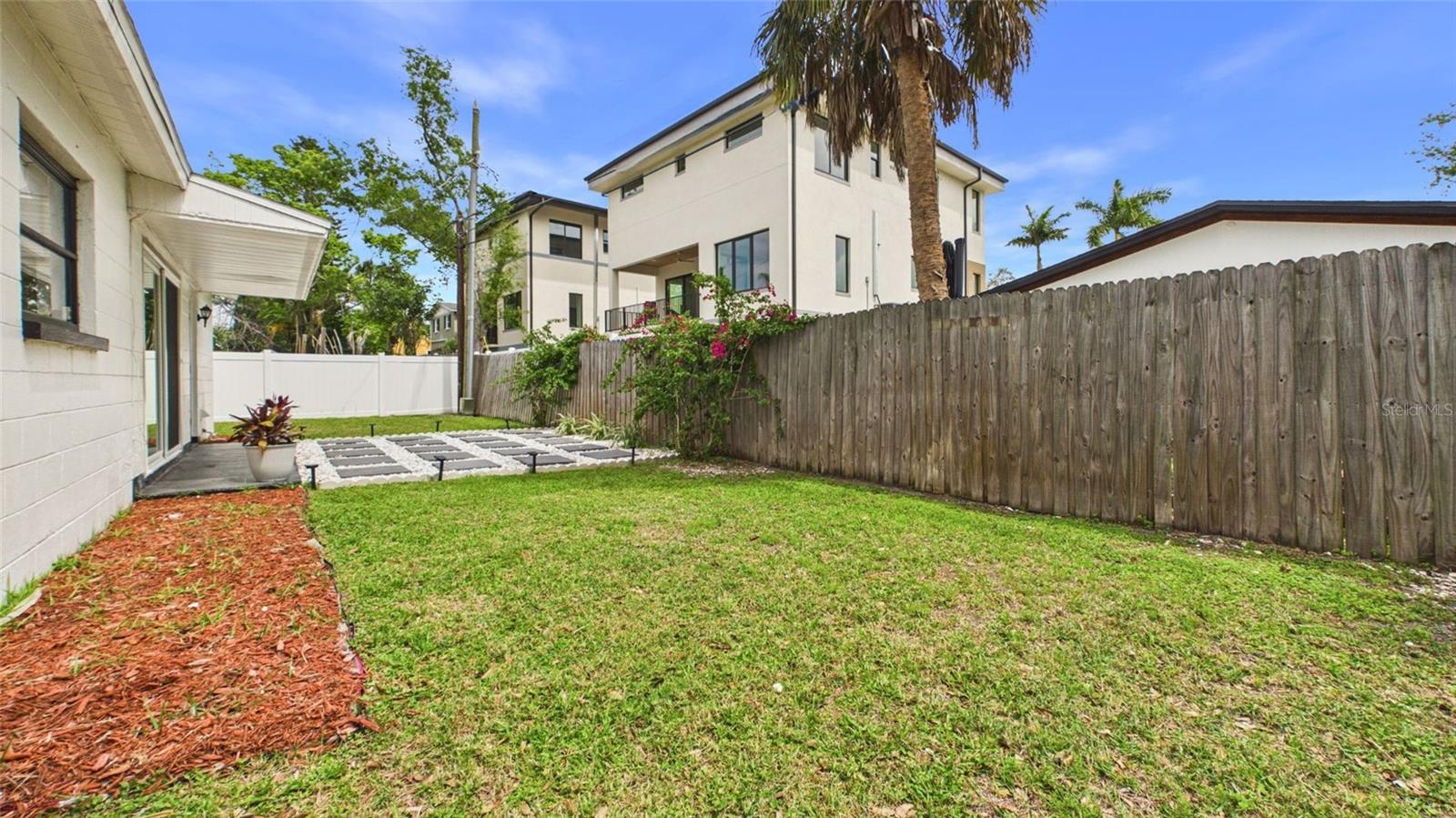 Image 36 of 42 For 1920 New Hampshire Avenue Ne