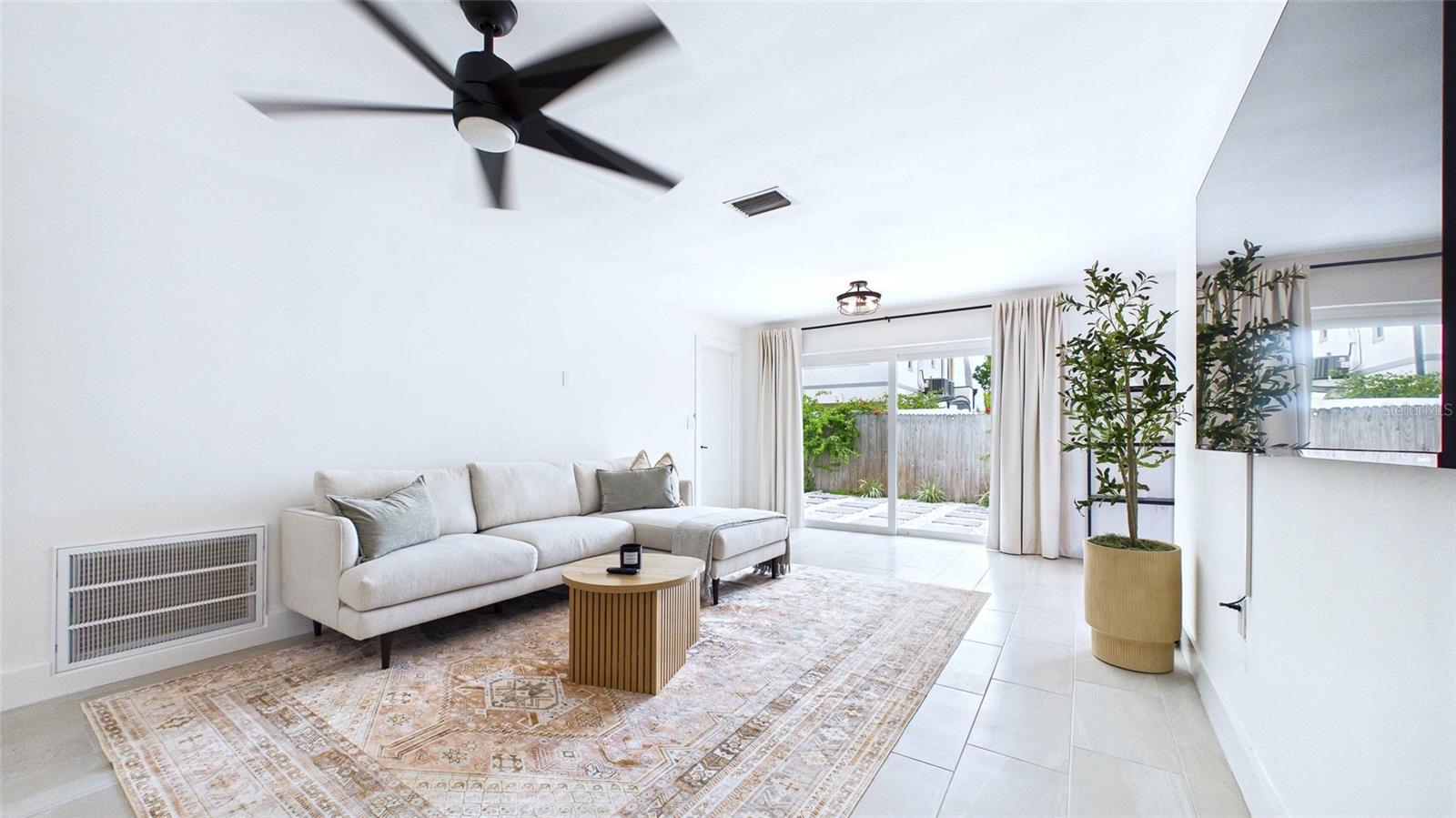 Image 8 of 42 For 1920 New Hampshire Avenue Ne