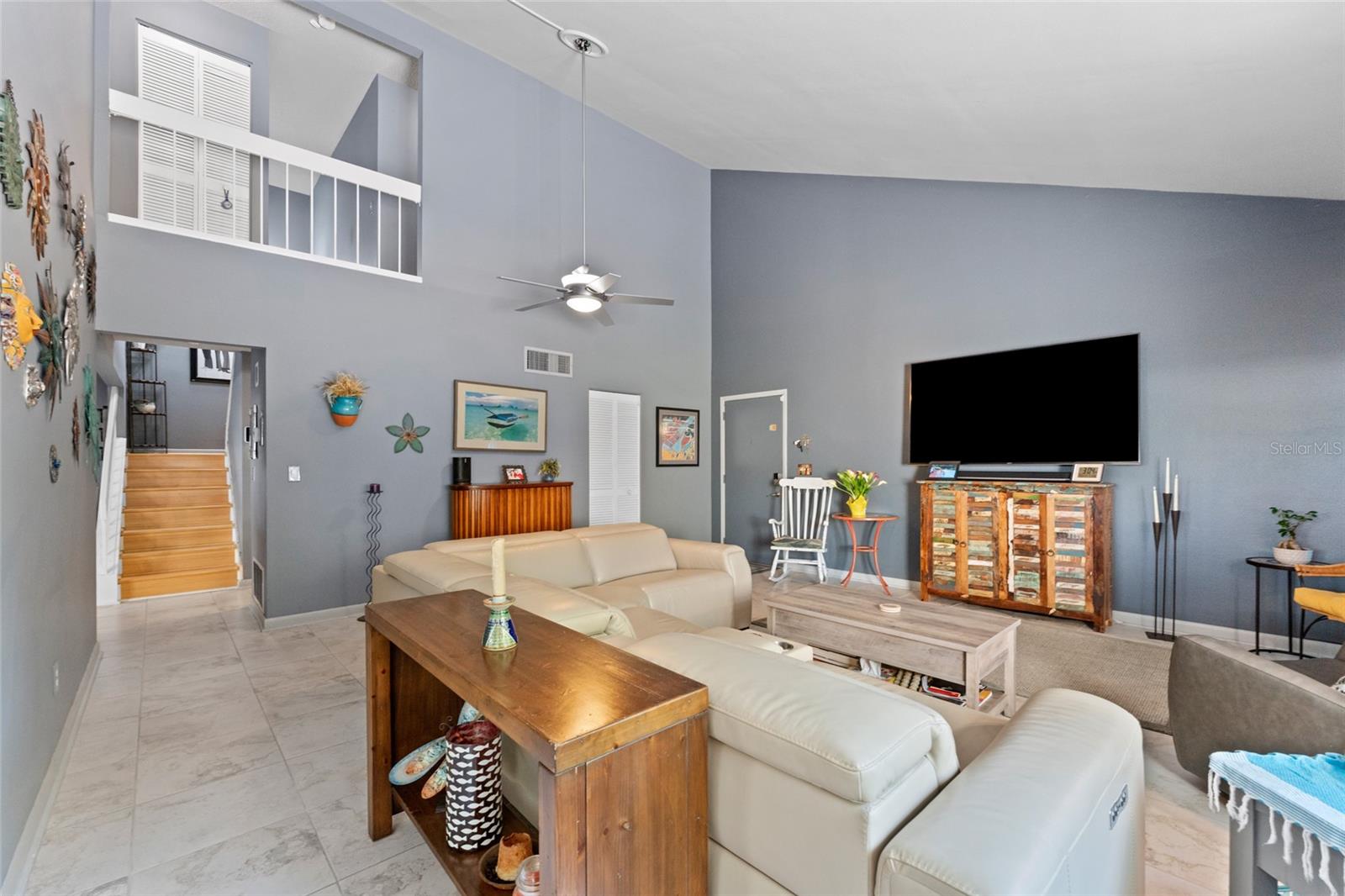 Image 10 of 39 For 2647 Cedar View Court