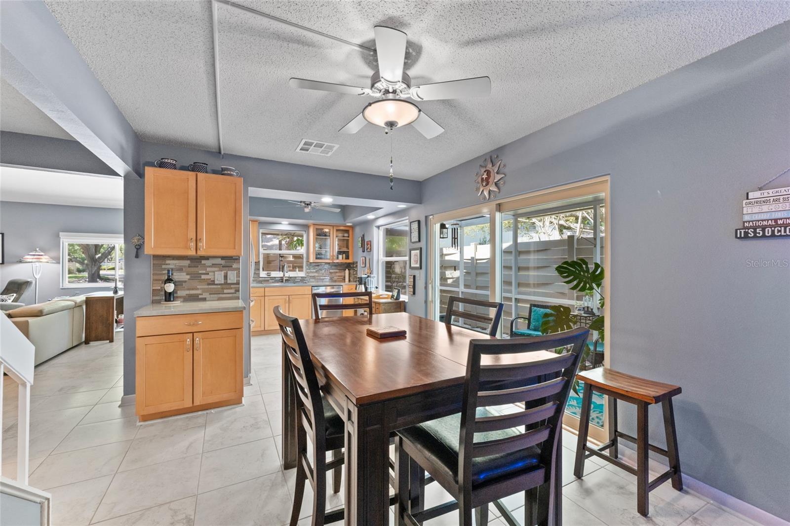 Image 19 of 39 For 2647 Cedar View Court