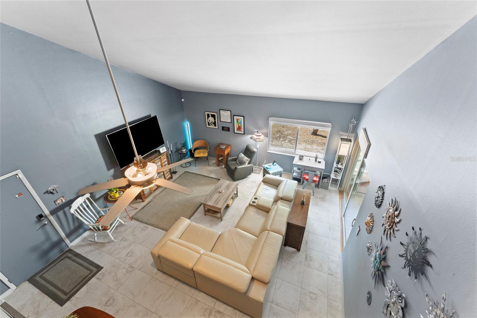 Image 21 of 39 For 2647 Cedar View Court