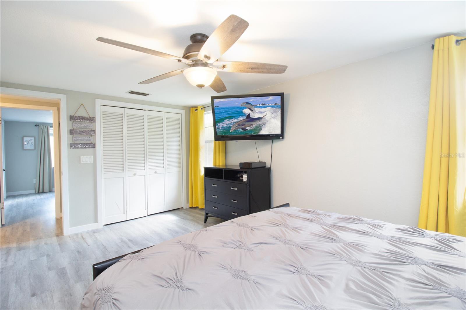 Listing photo id 24 for 7018 Oakview Circle