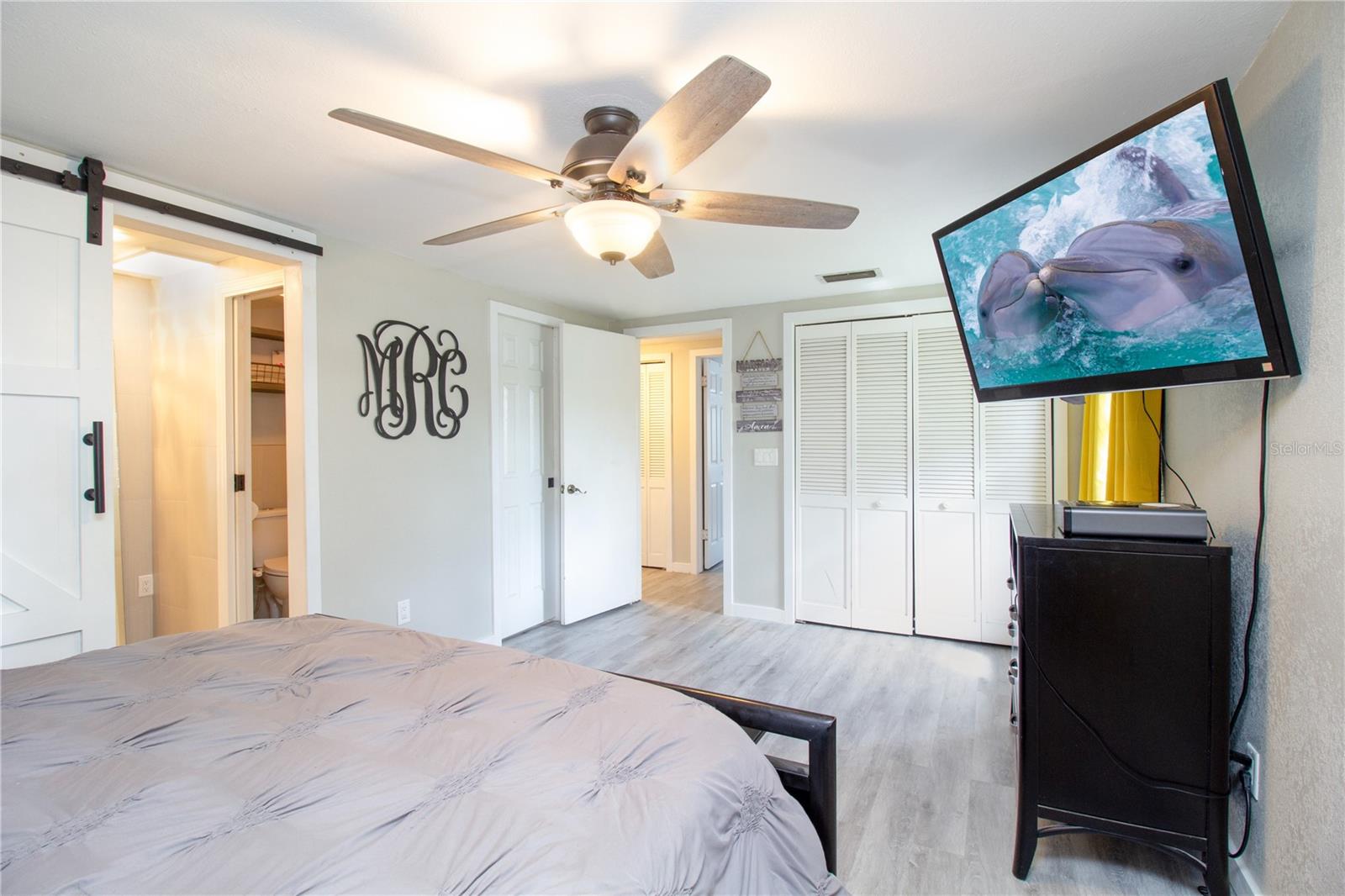 Listing photo id 25 for 7018 Oakview Circle