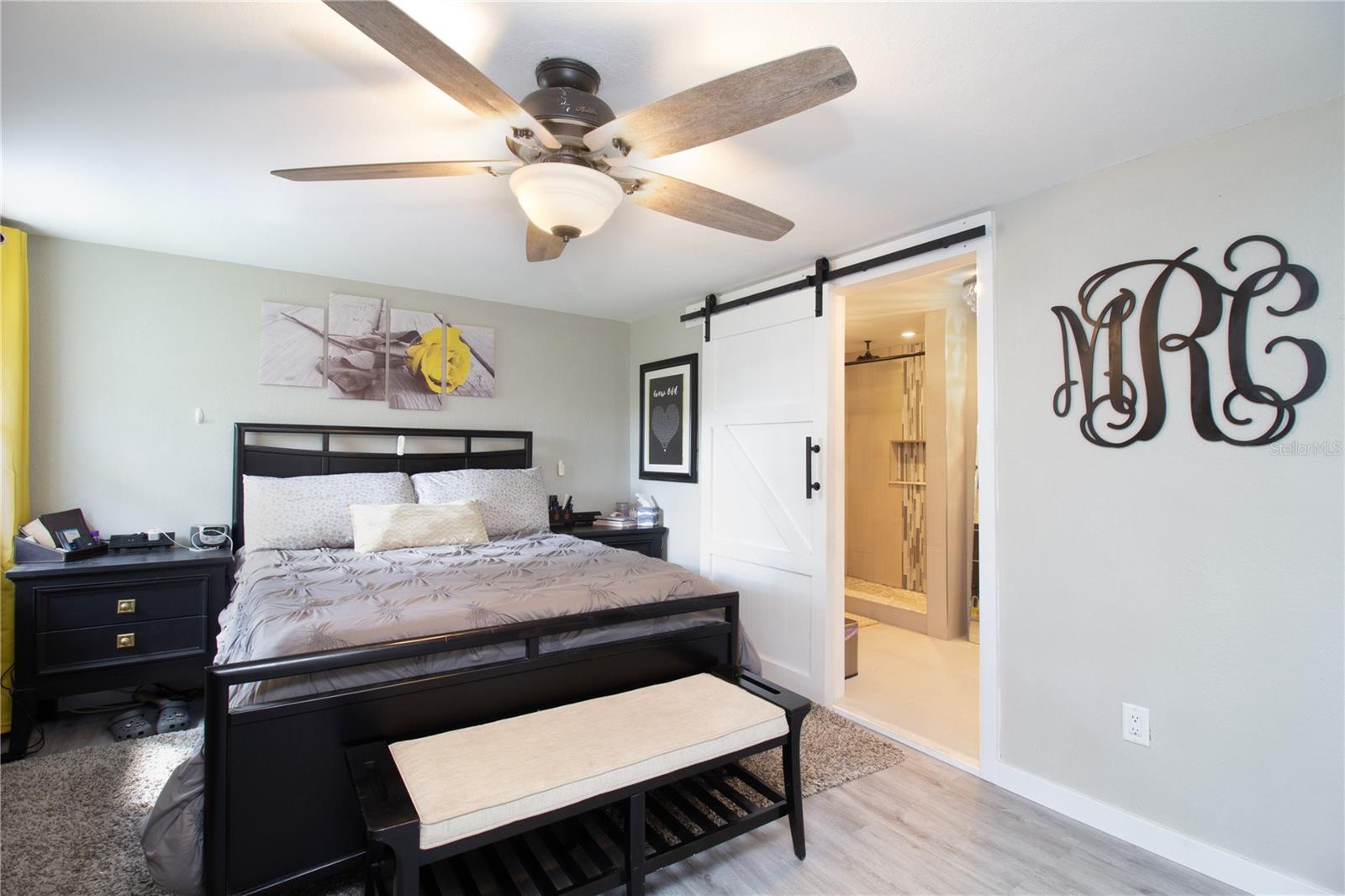 Listing photo id 27 for 7018 Oakview Circle