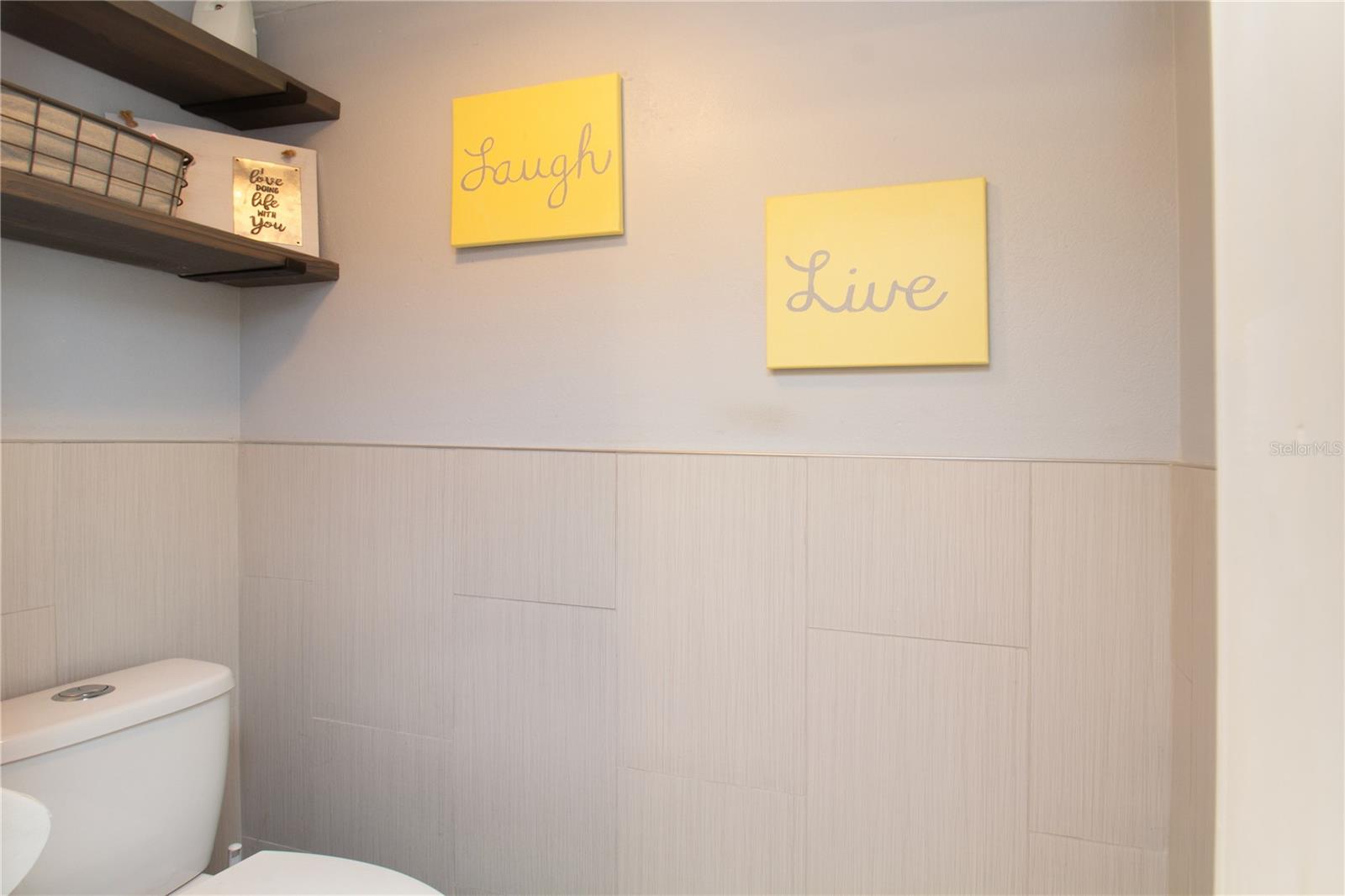 Listing photo id 30 for 7018 Oakview Circle