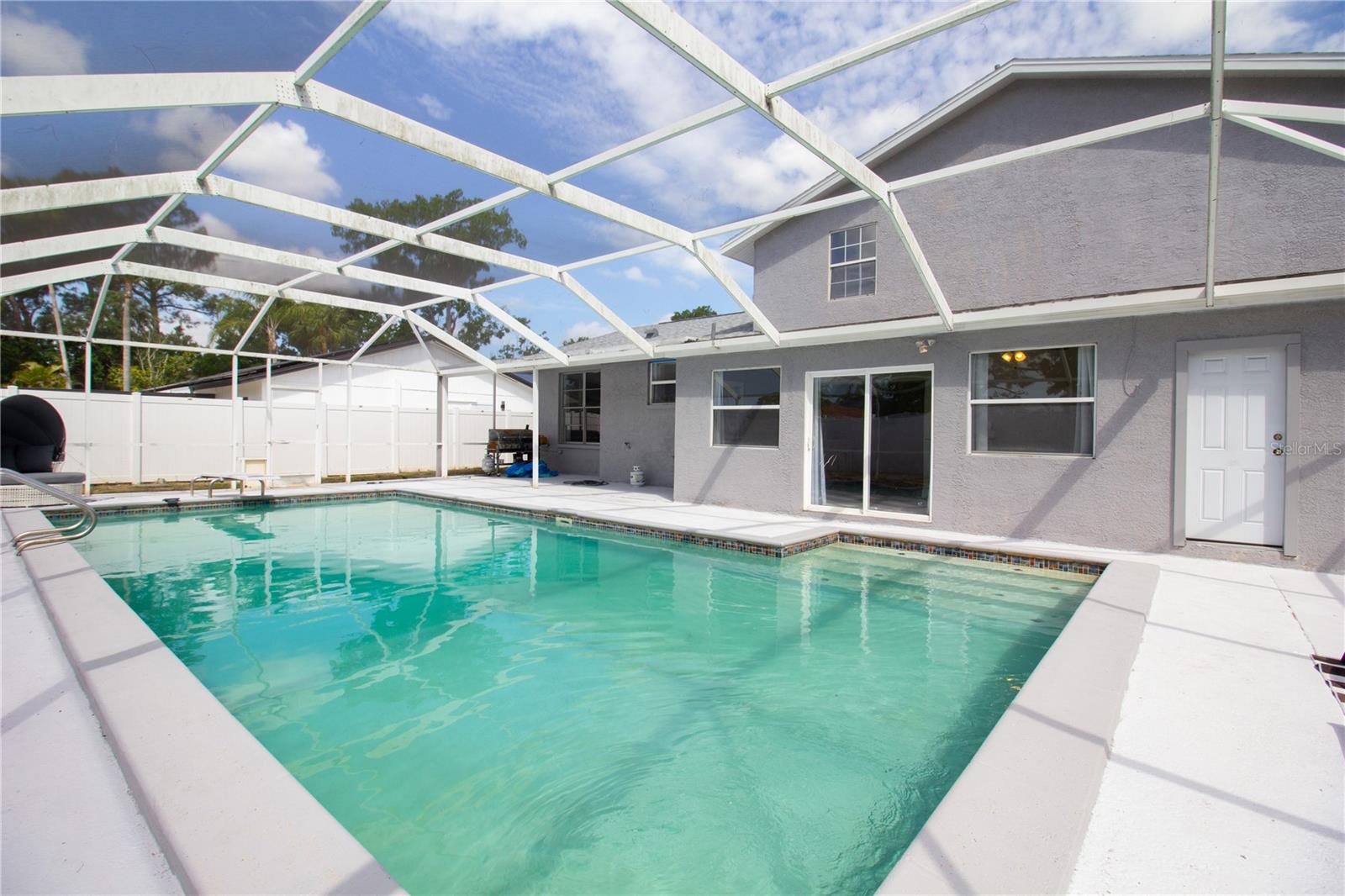 Listing photo id 42 for 7018 Oakview Circle