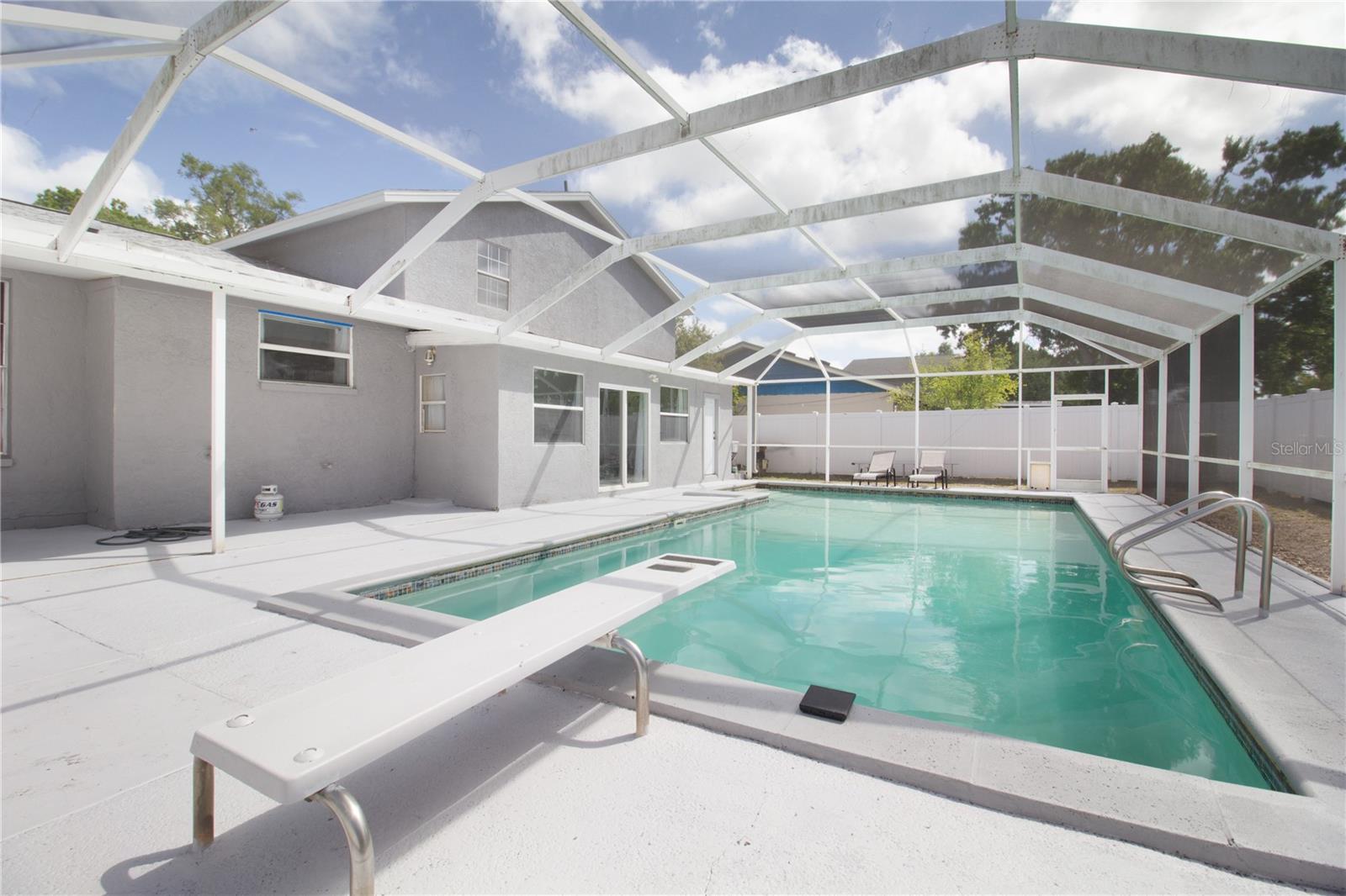 Listing photo id 44 for 7018 Oakview Circle