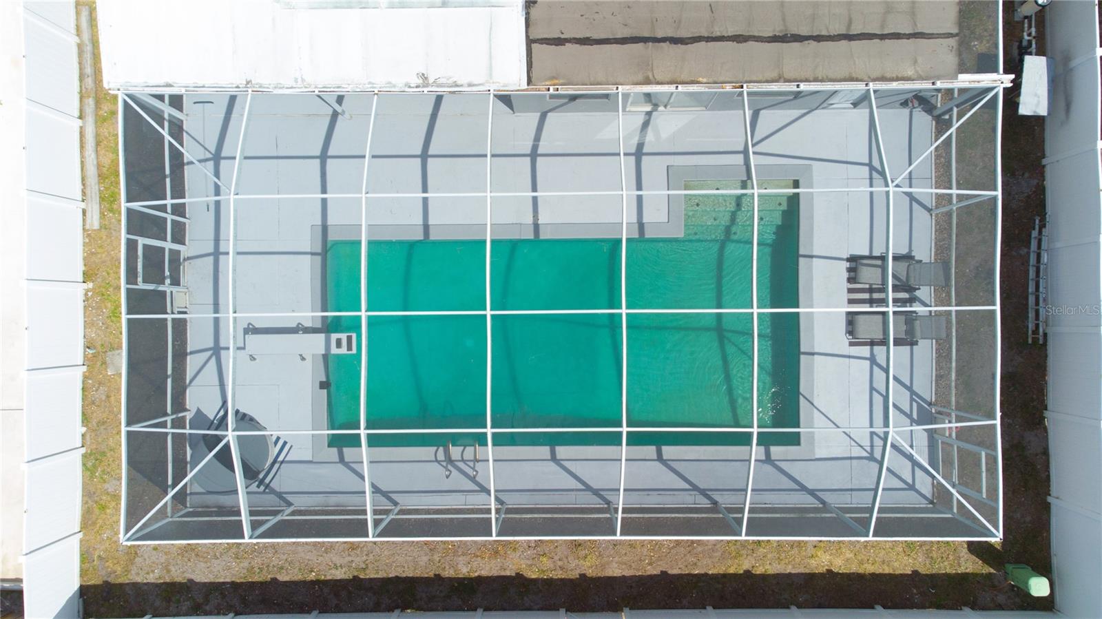 Listing photo id 45 for 7018 Oakview Circle