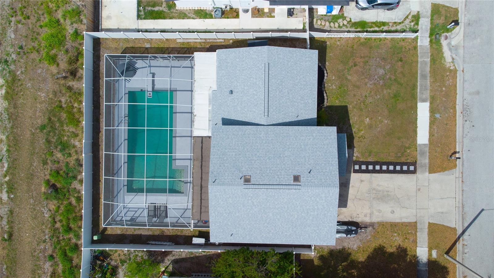 Listing photo id 46 for 7018 Oakview Circle