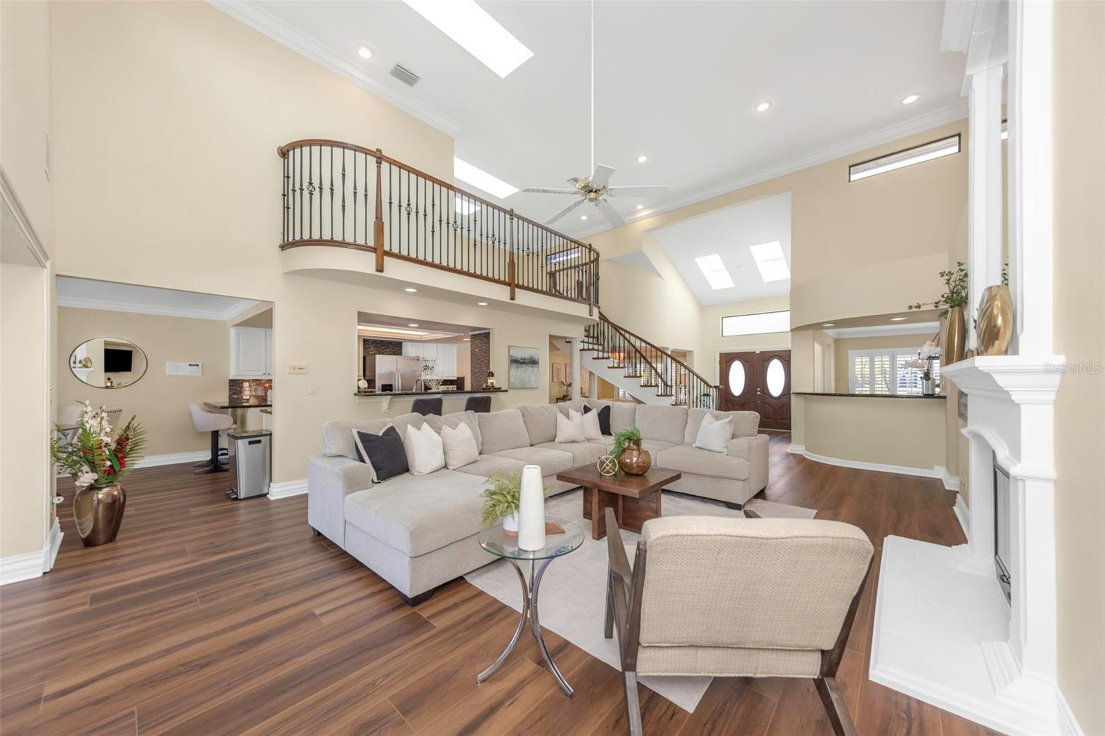 Listing photo id 8 for 9821 Bay Island Drive