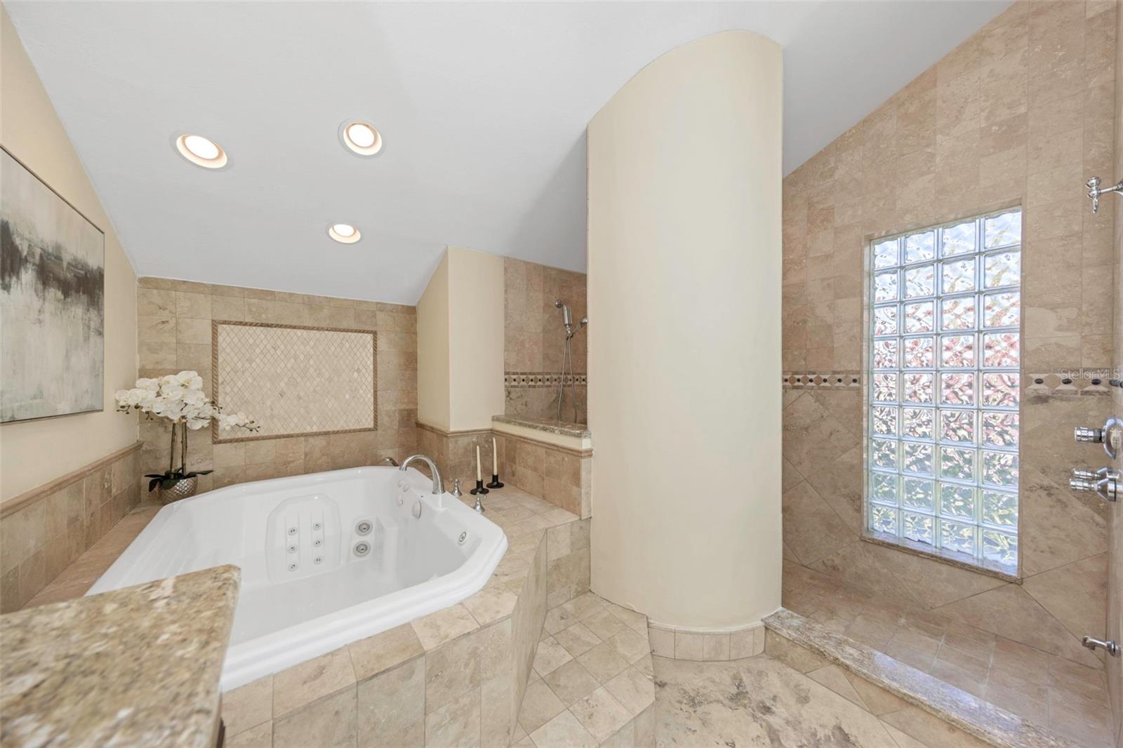 Listing photo id 17 for 9821 Bay Island Drive