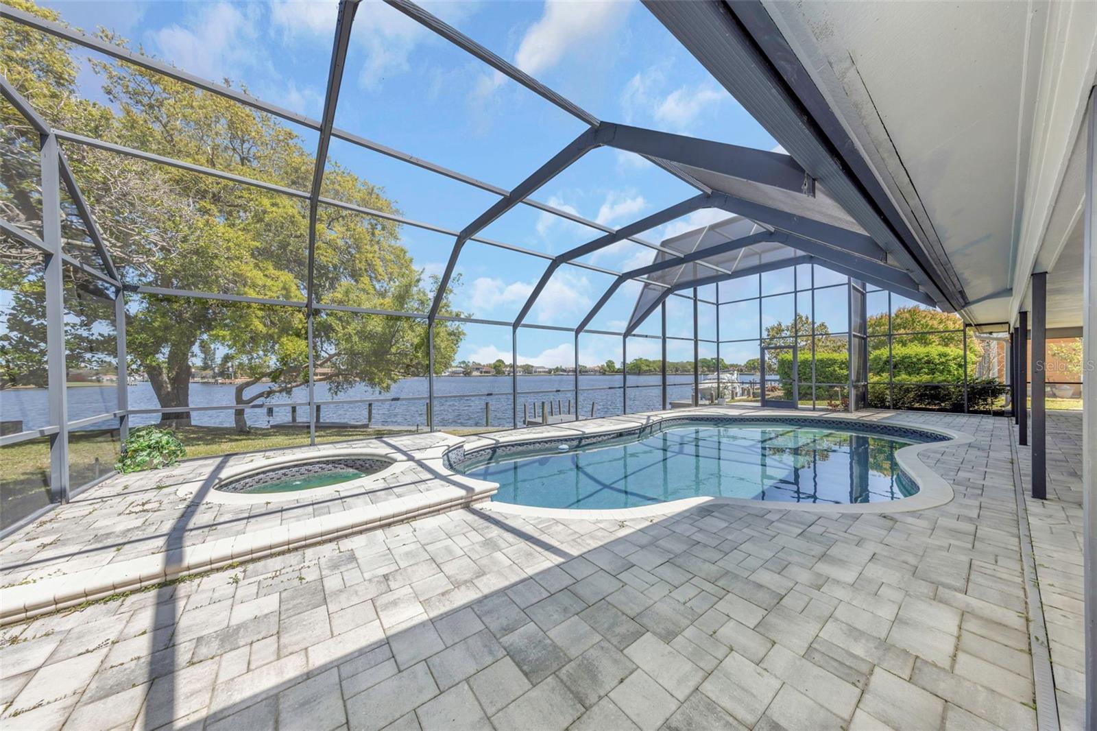 Listing photo id 21 for 9821 Bay Island Drive