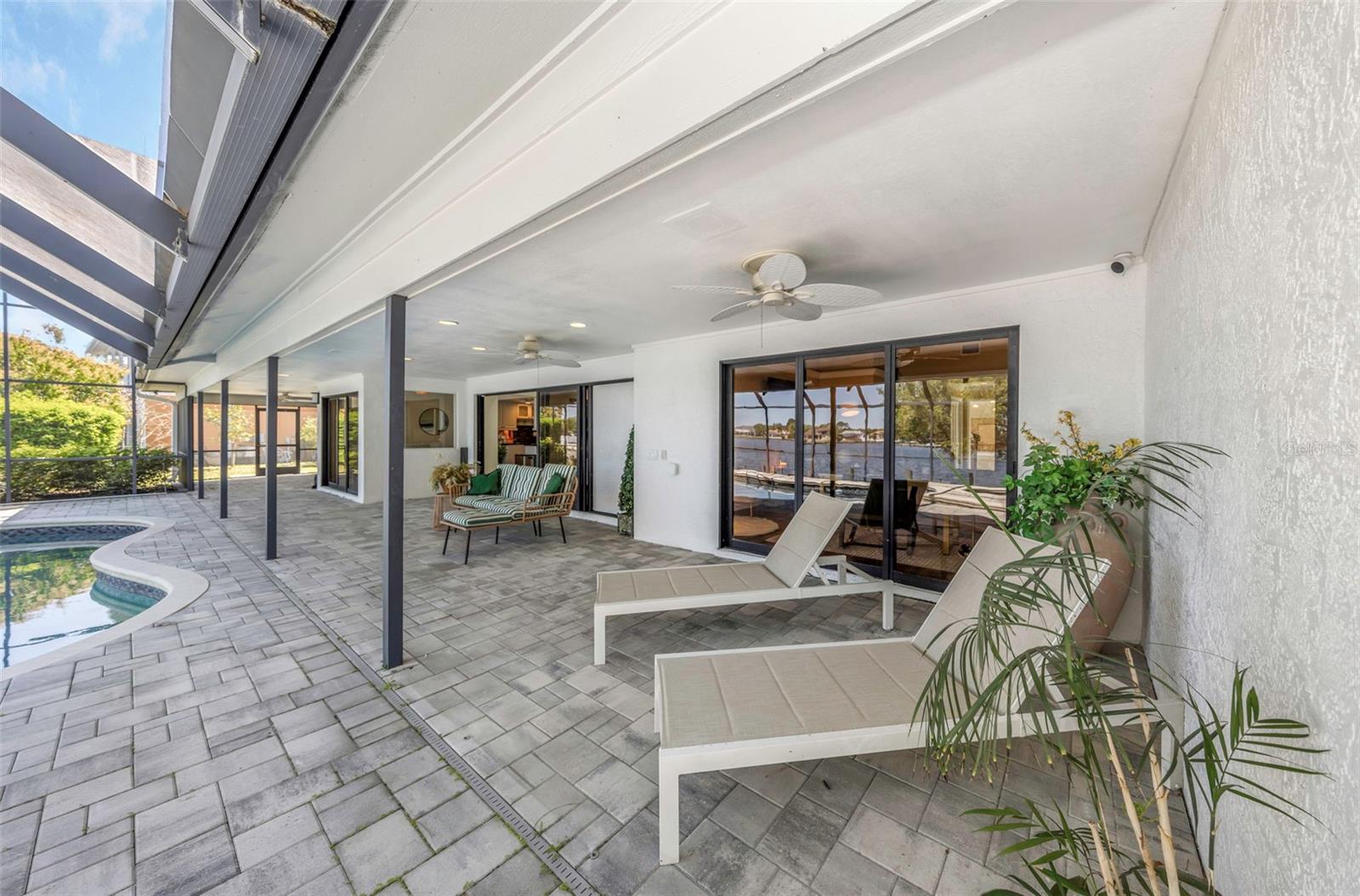 Listing photo id 22 for 9821 Bay Island Drive