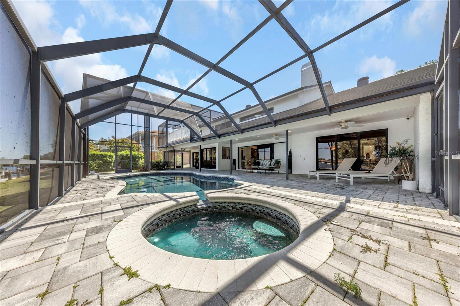 Listing photo id 24 for 9821 Bay Island Drive