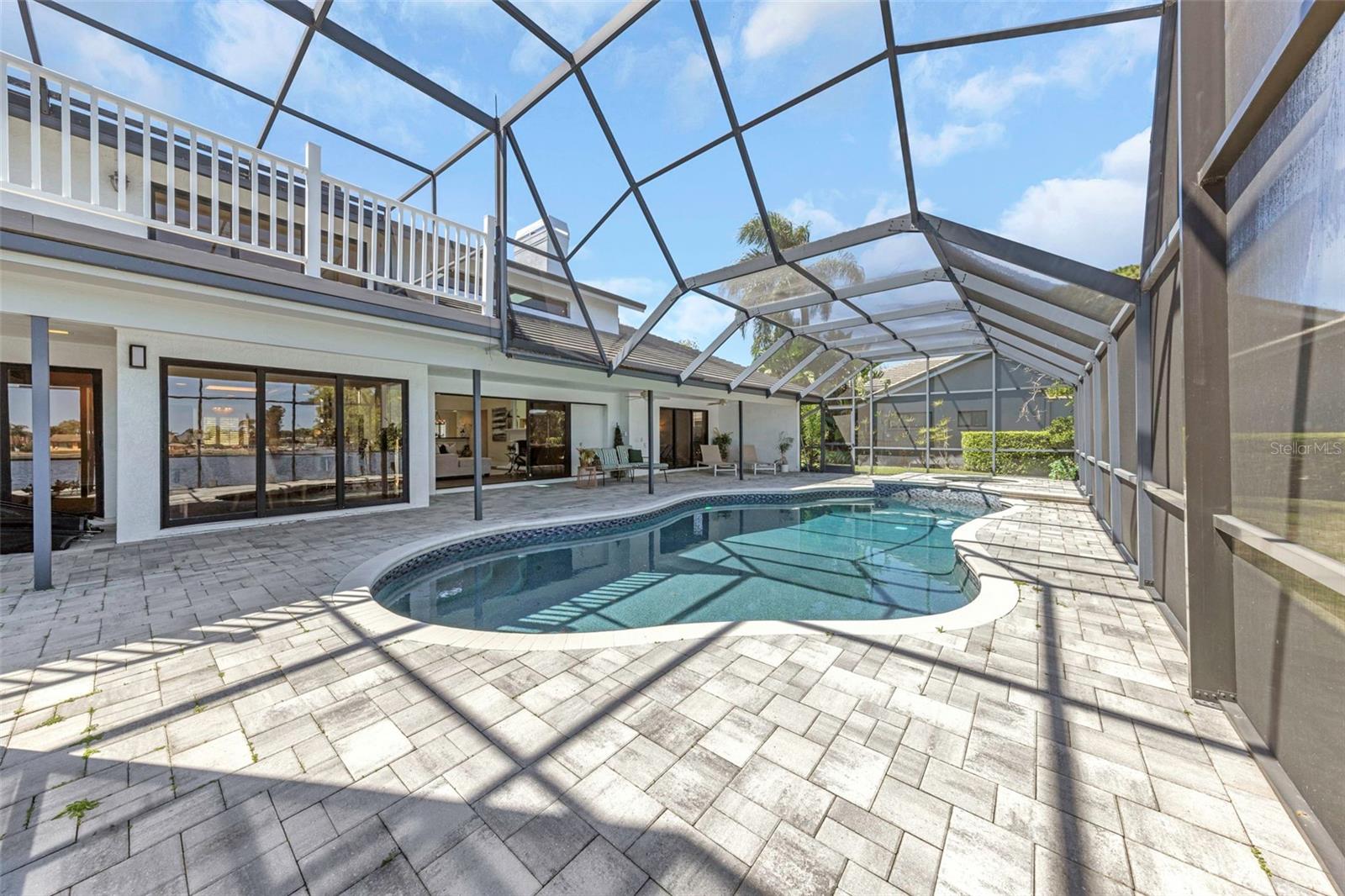 Listing photo id 26 for 9821 Bay Island Drive