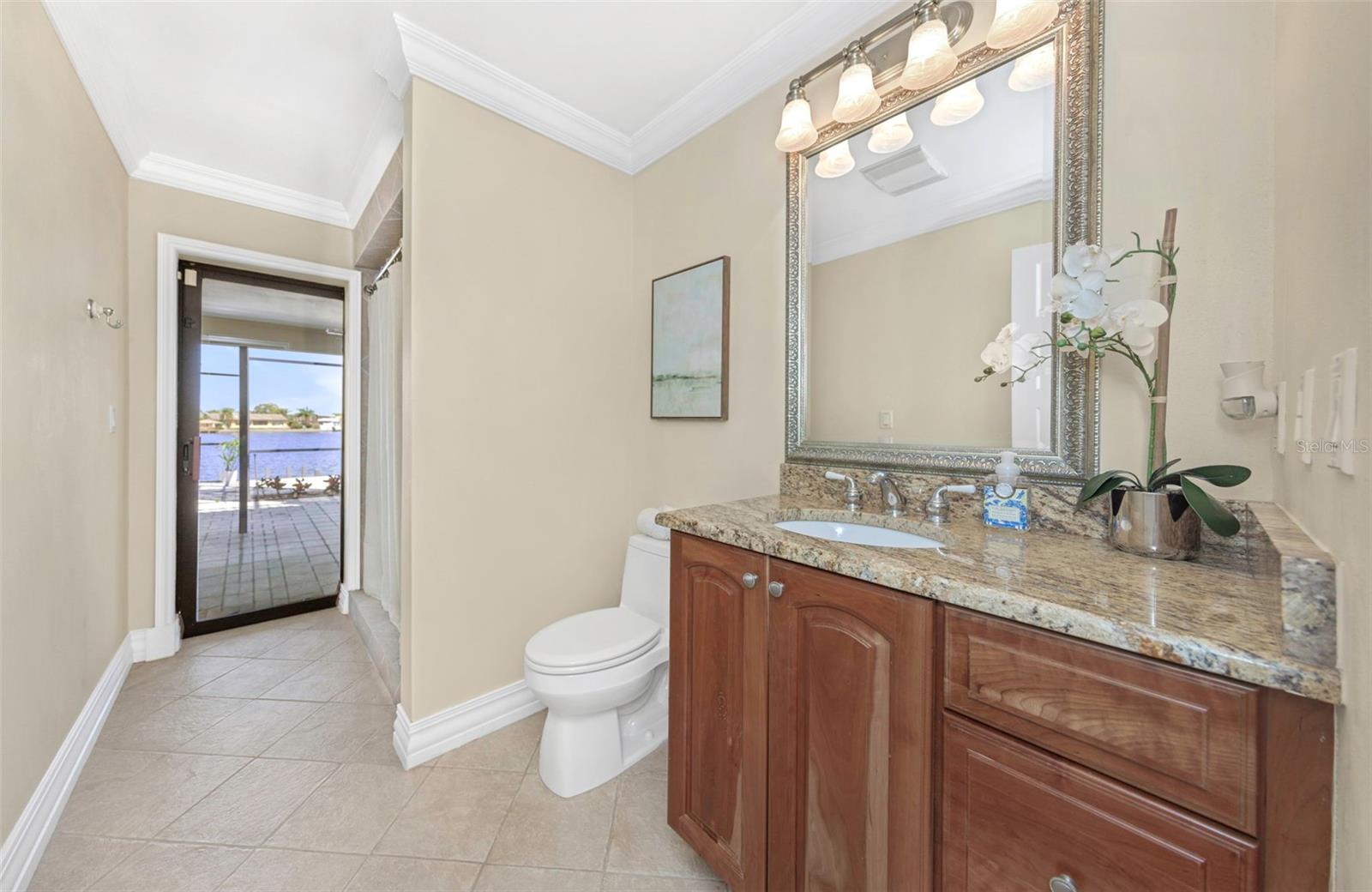 Listing photo id 32 for 9821 Bay Island Drive