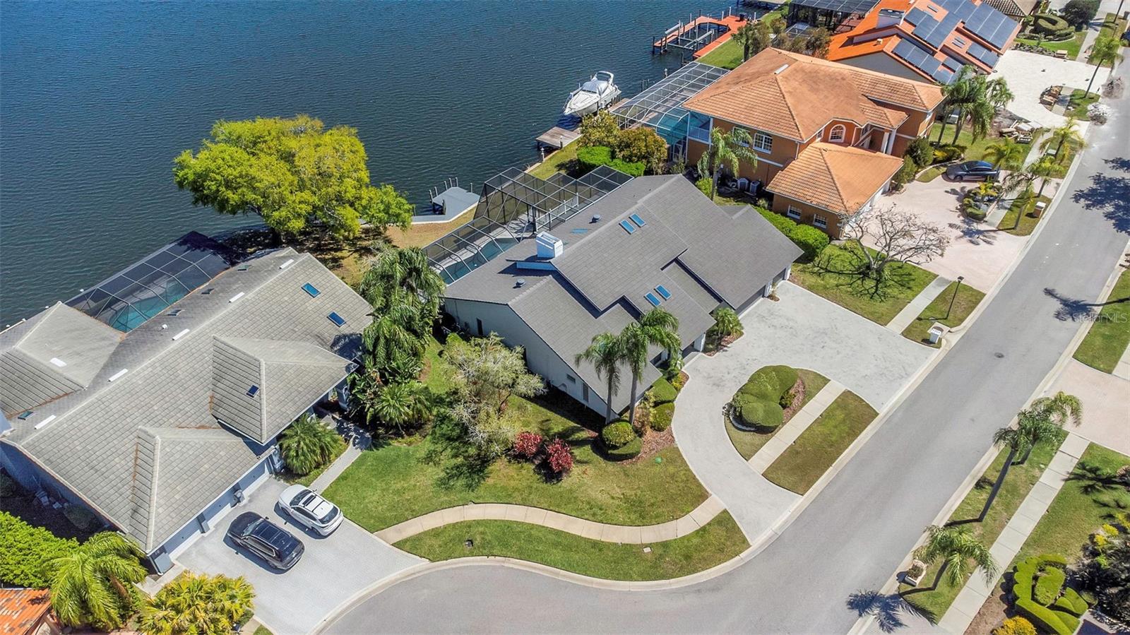 Listing photo id 36 for 9821 Bay Island Drive