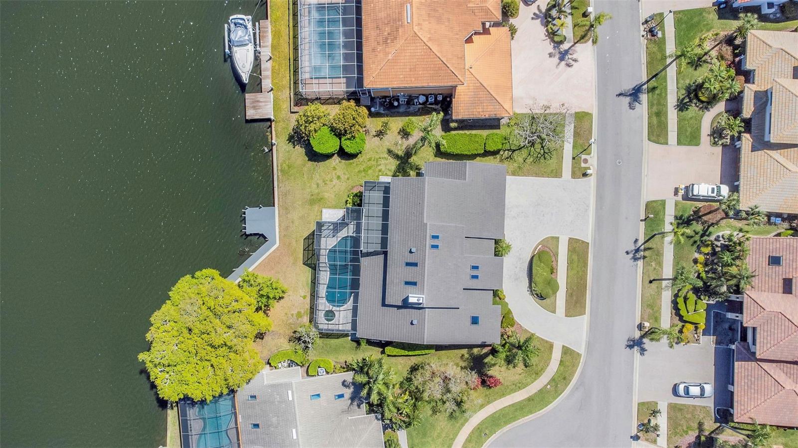 Listing photo id 48 for 9821 Bay Island Drive