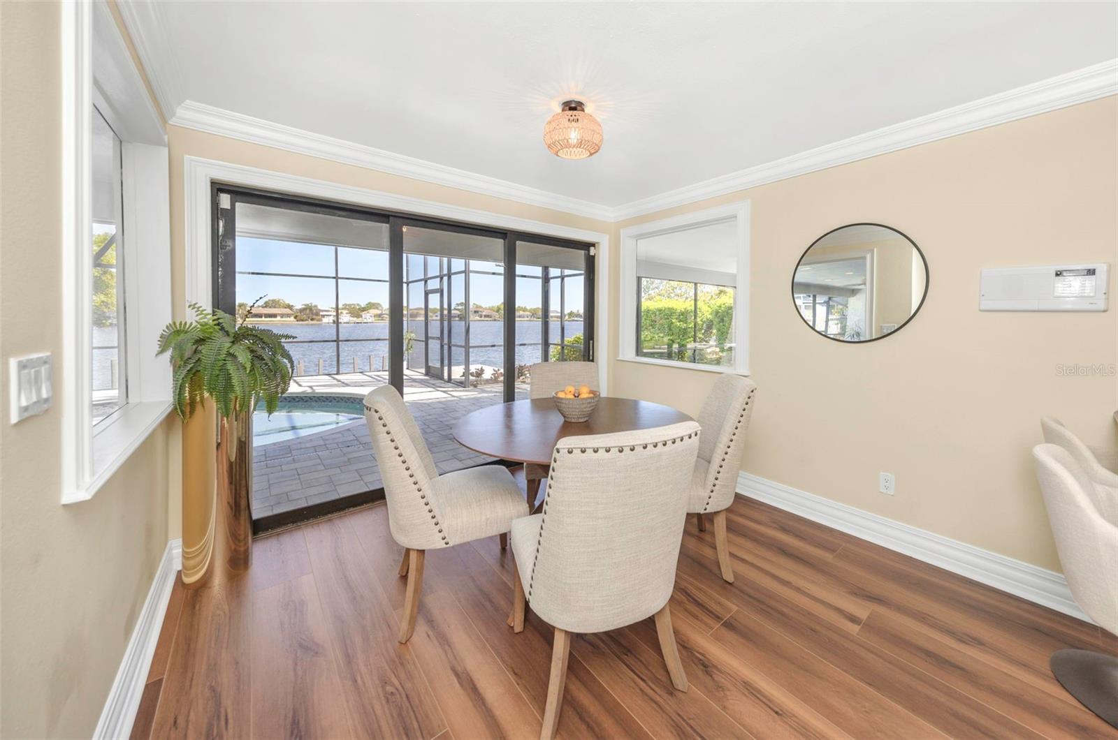 Listing photo id 4 for 9821 Bay Island Drive