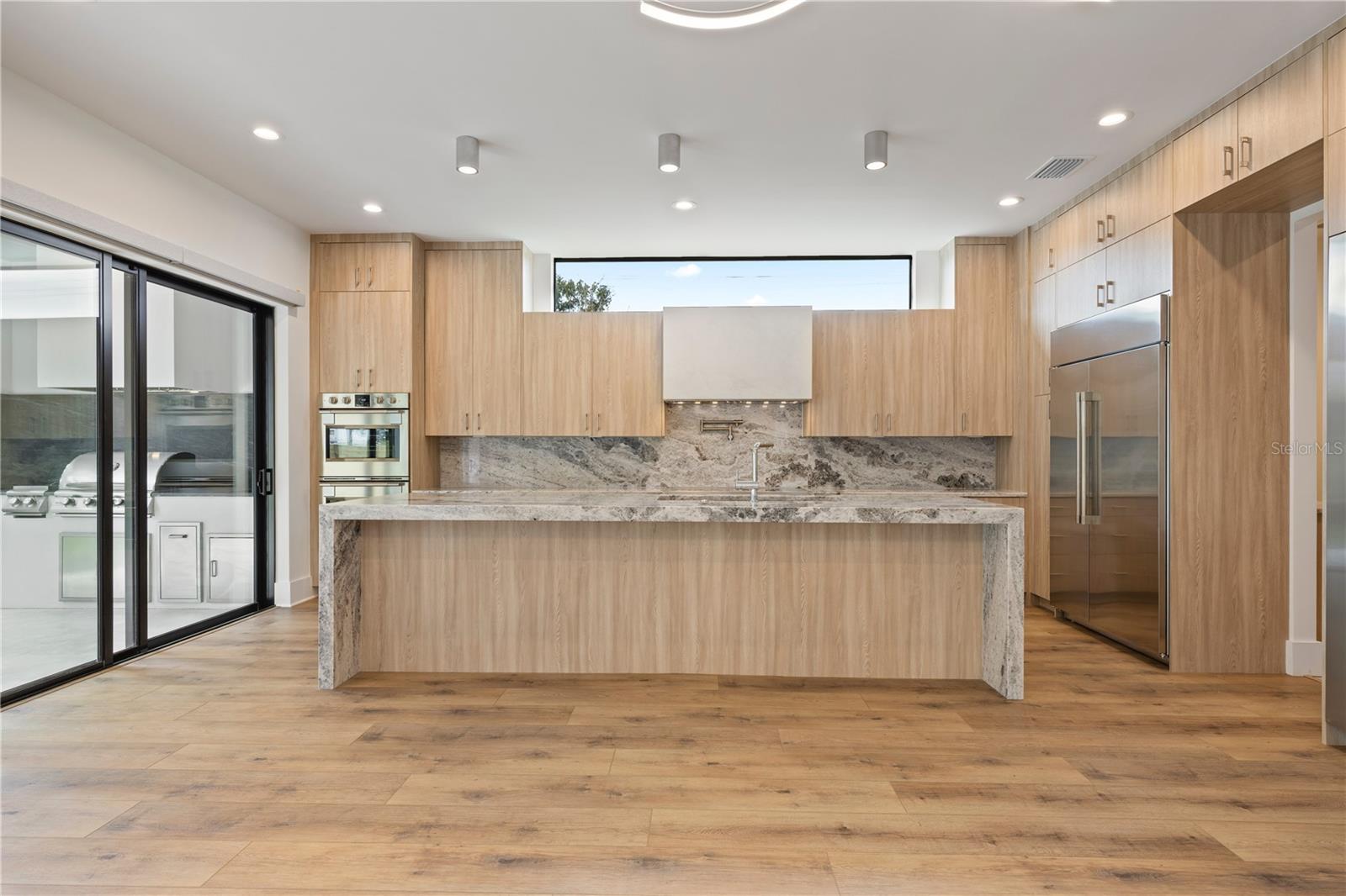 Listing photo id 11 for 7821 3rd Avenue S