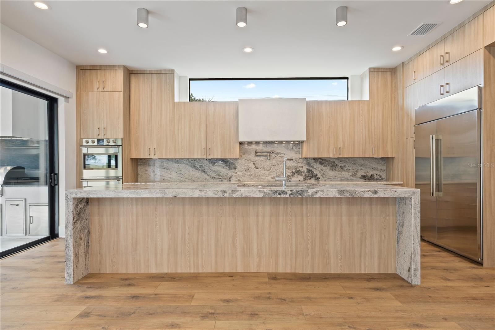 Listing photo id 12 for 7821 3rd Avenue S