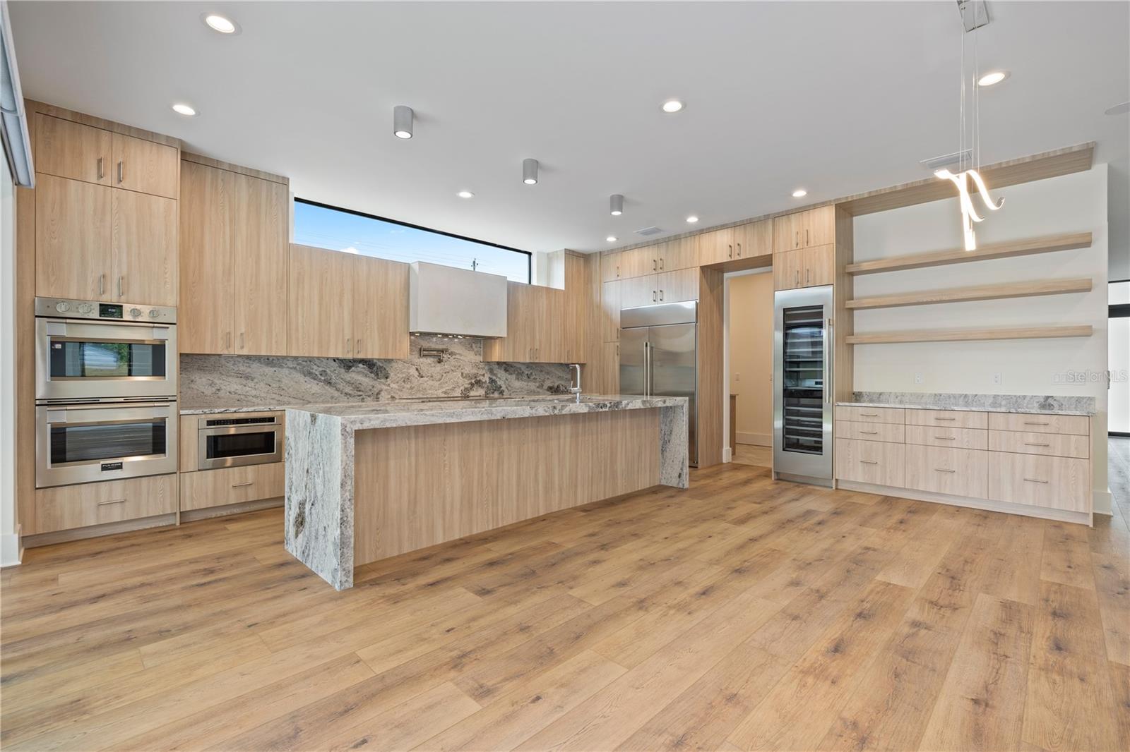 Listing photo id 13 for 7821 3rd Avenue S