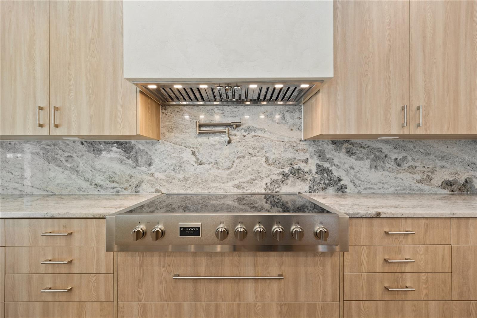 Listing photo id 18 for 7821 3rd Avenue S