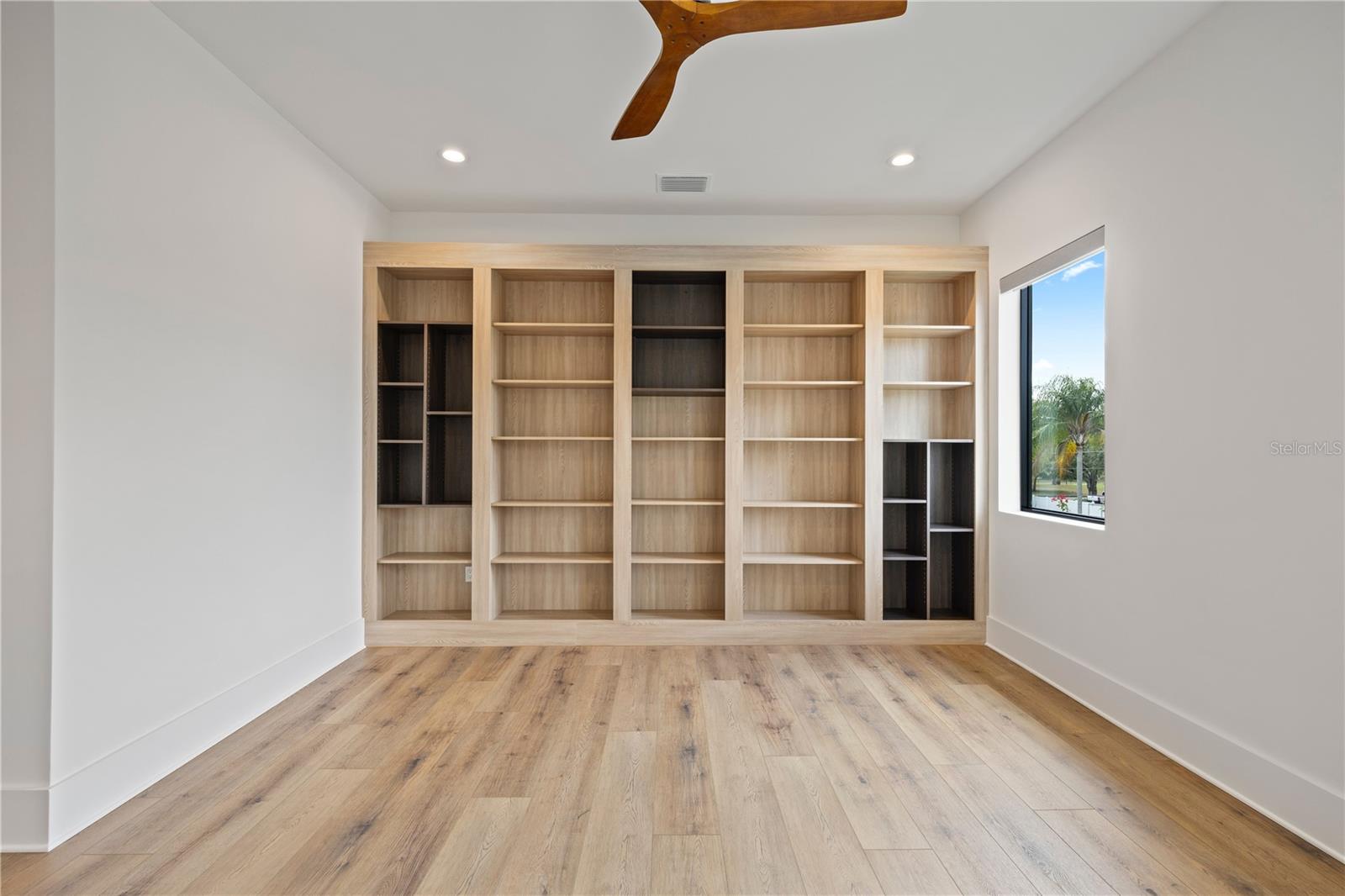 Listing photo id 20 for 7821 3rd Avenue S