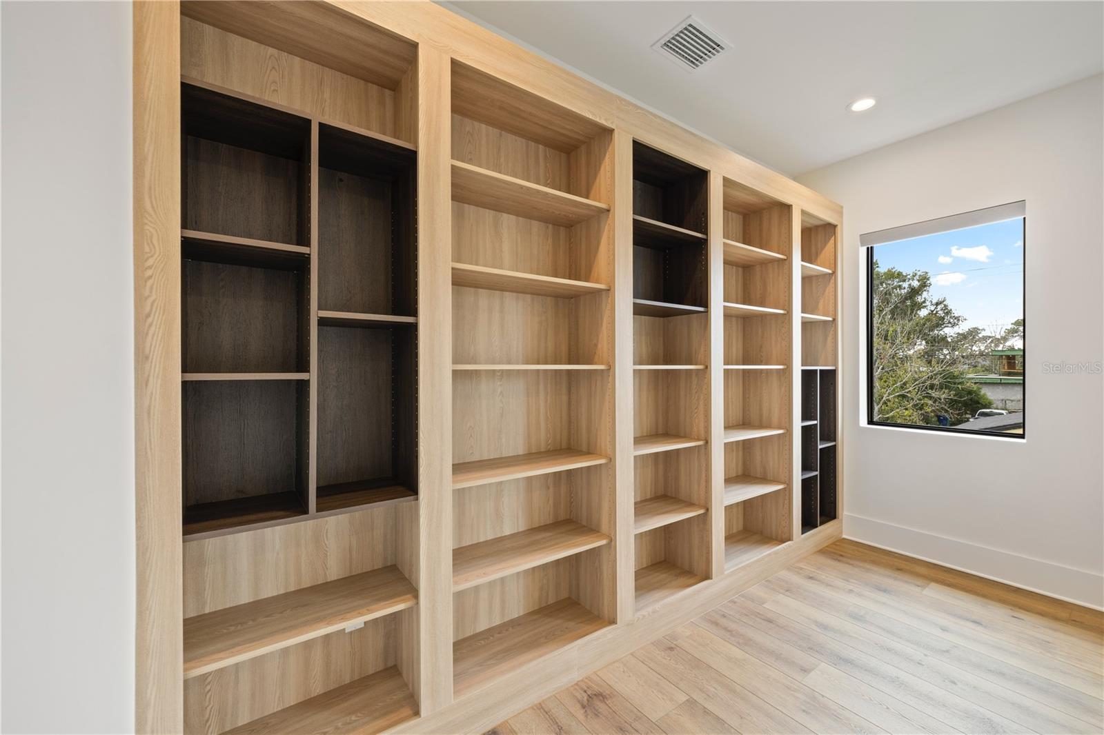 Listing photo id 22 for 7821 3rd Avenue S