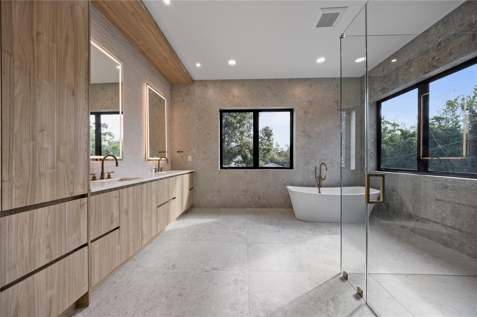 Listing photo id 23 for 7821 3rd Avenue S