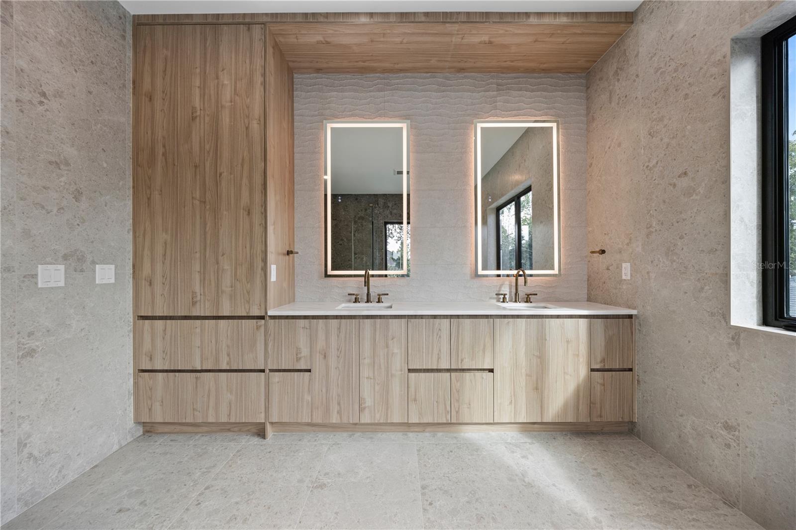 Listing photo id 25 for 7821 3rd Avenue S