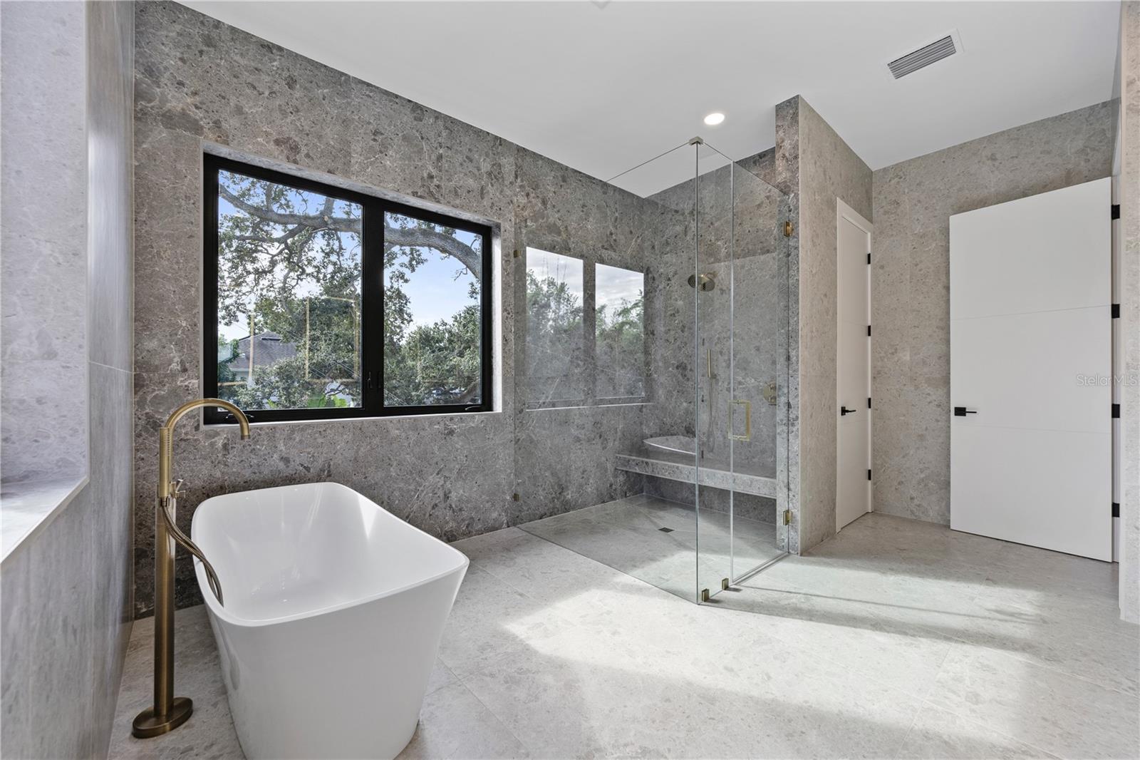 Listing photo id 27 for 7821 3rd Avenue S