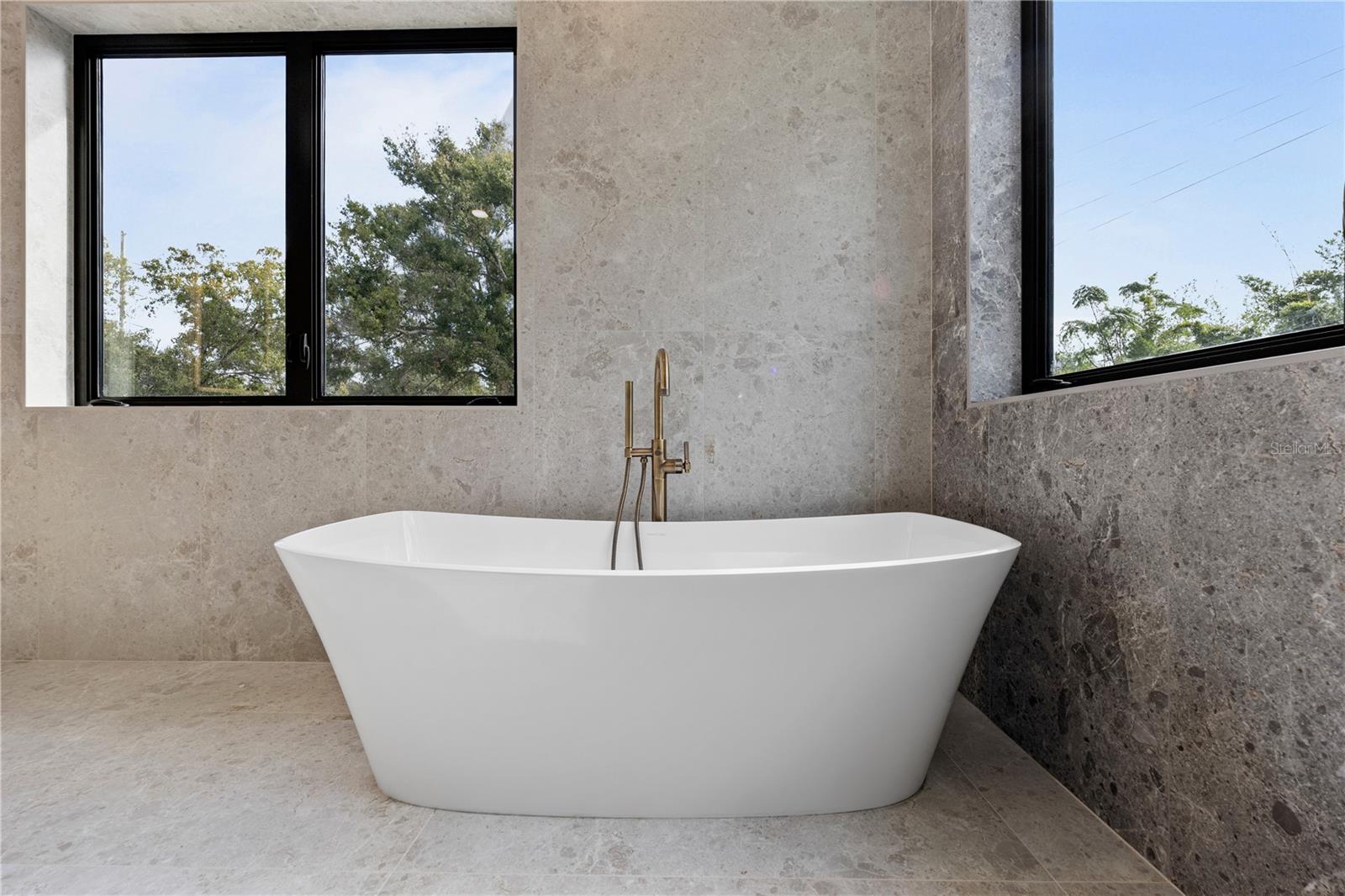 Listing photo id 29 for 7821 3rd Avenue S