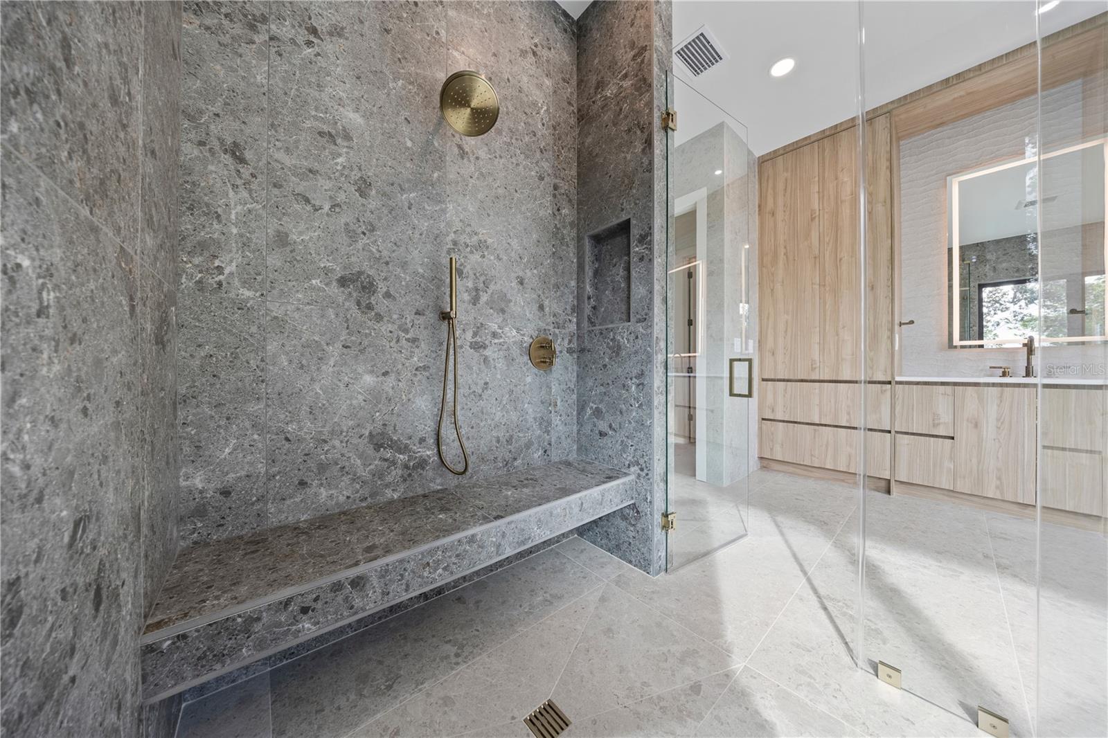 Listing photo id 31 for 7821 3rd Avenue S