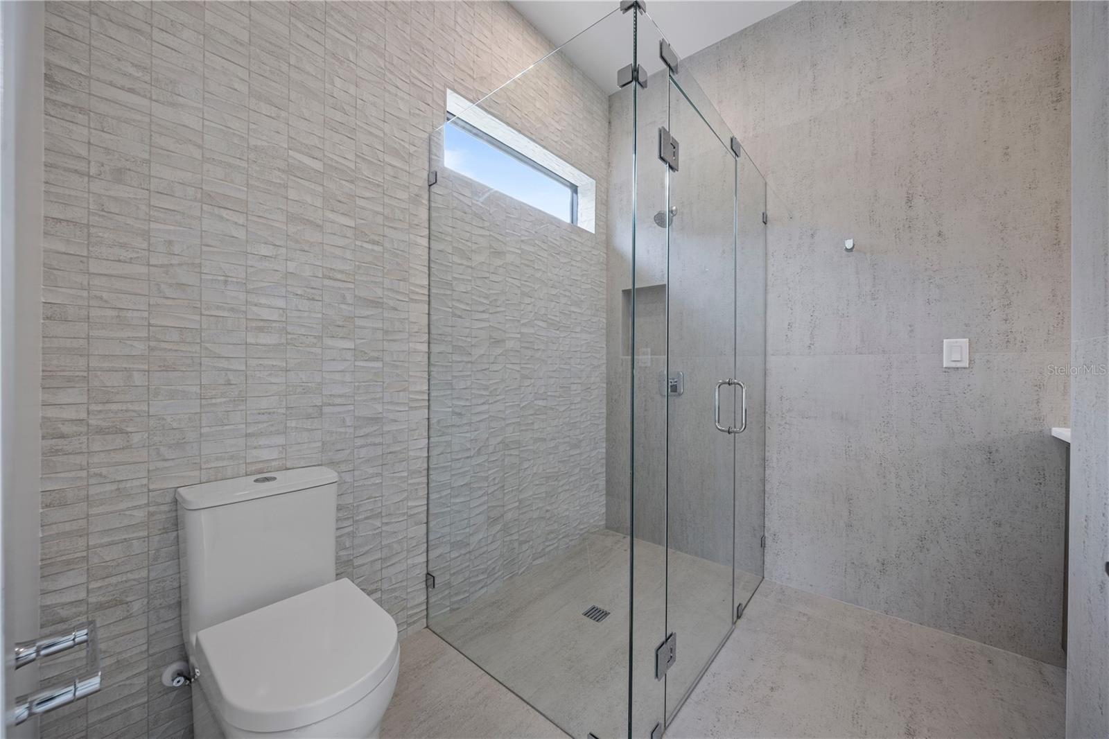 Listing photo id 32 for 7821 3rd Avenue S